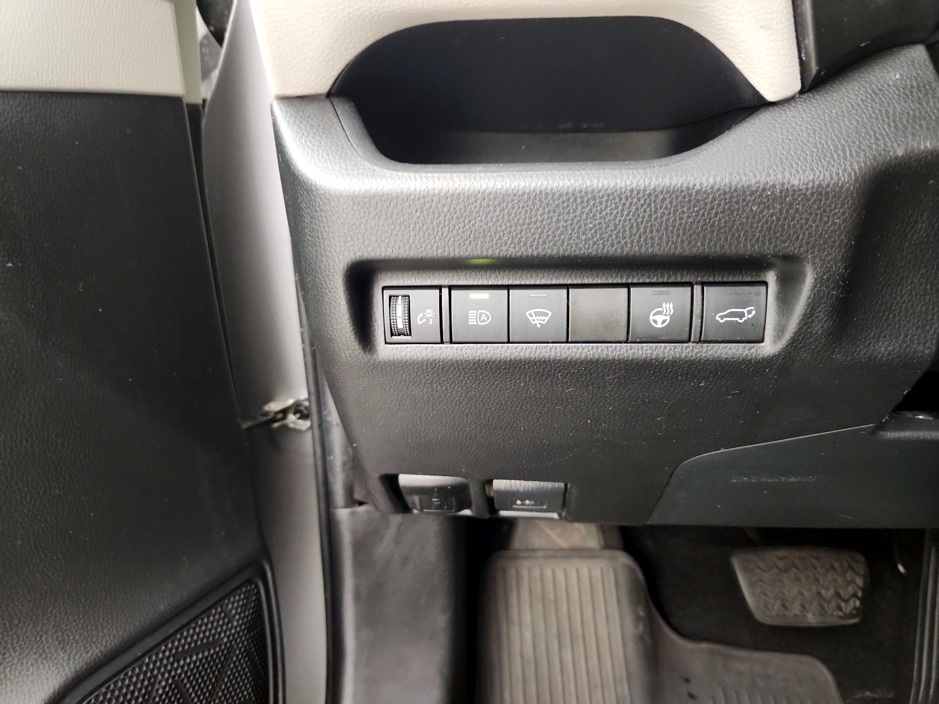 Thumbnail: 2021 Toyota RAV4 - 13
