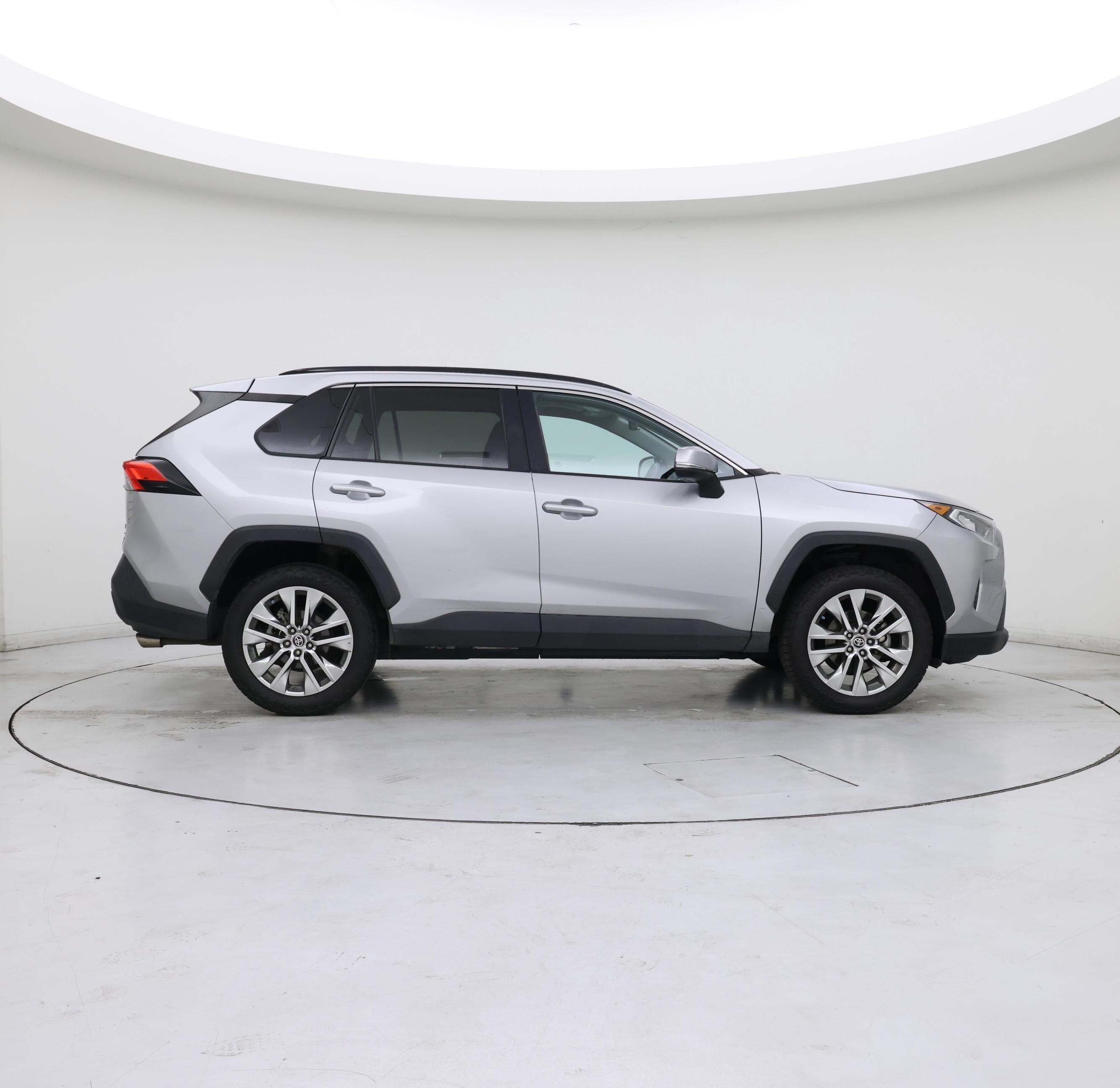 Thumbnail: 2021 Toyota RAV4 - 7