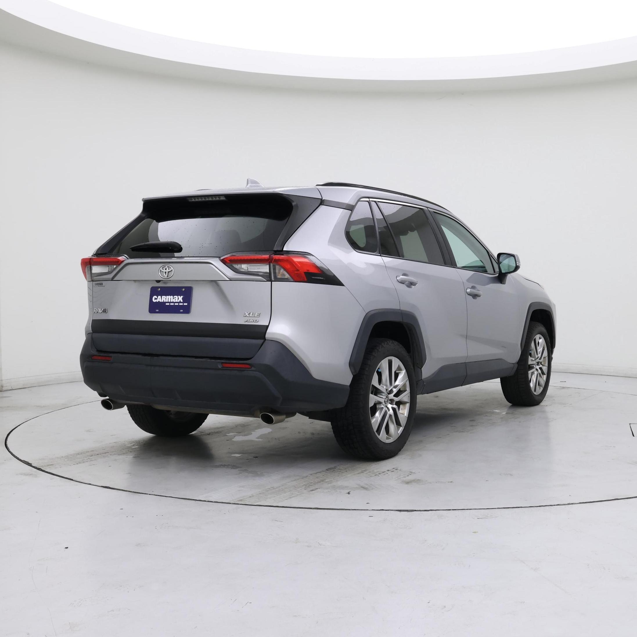 Thumbnail: 2021 Toyota RAV4 - 8
