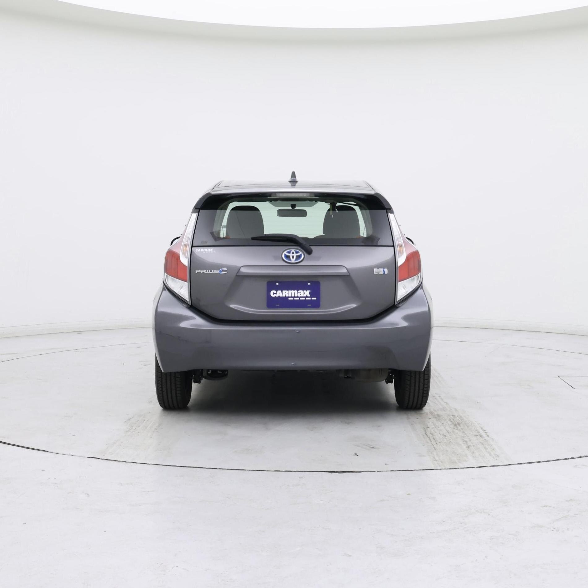 Thumbnail: 2015 Toyota Prius c - 6