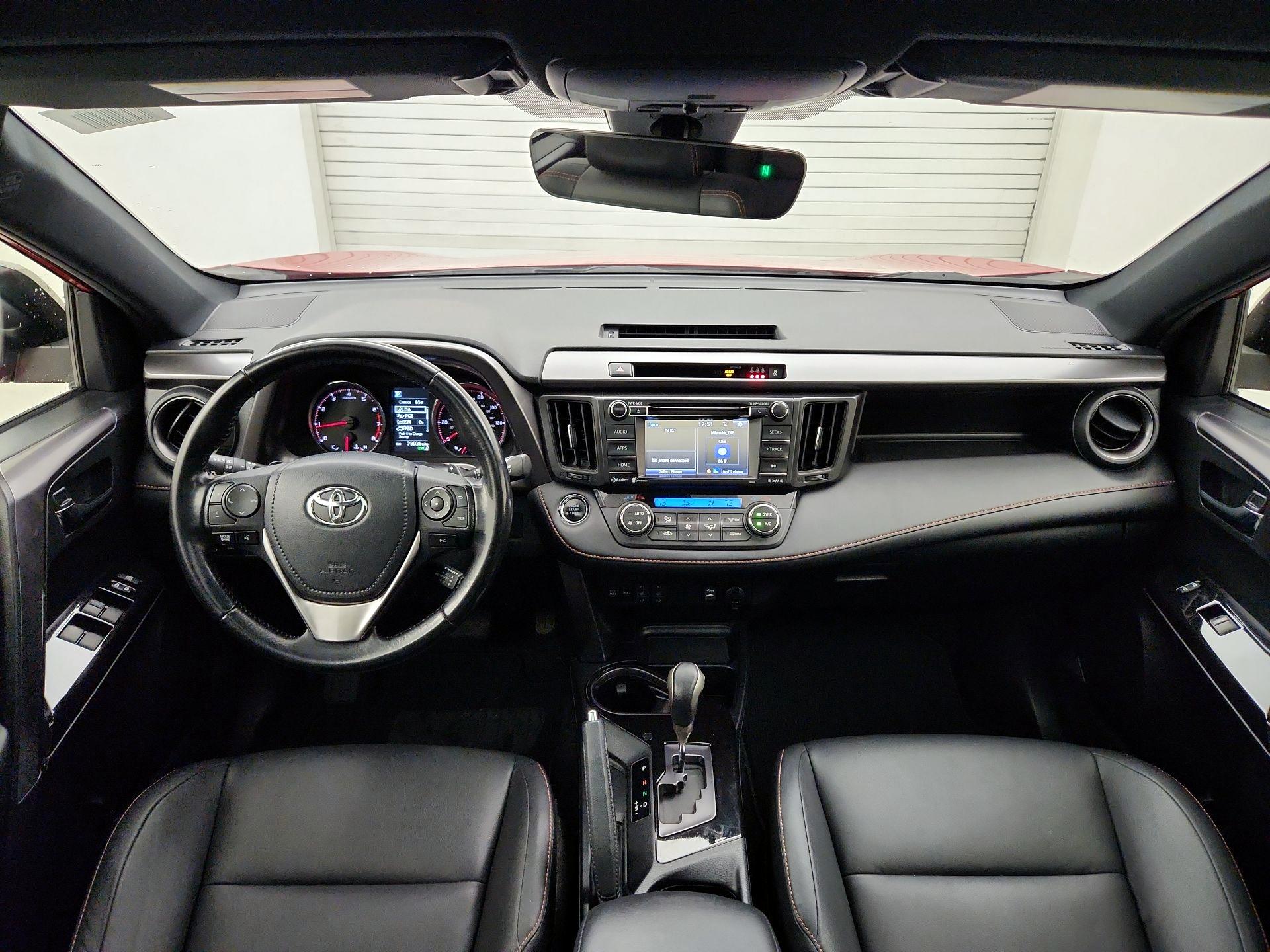 Thumbnail: 2017 Toyota RAV4 - 9