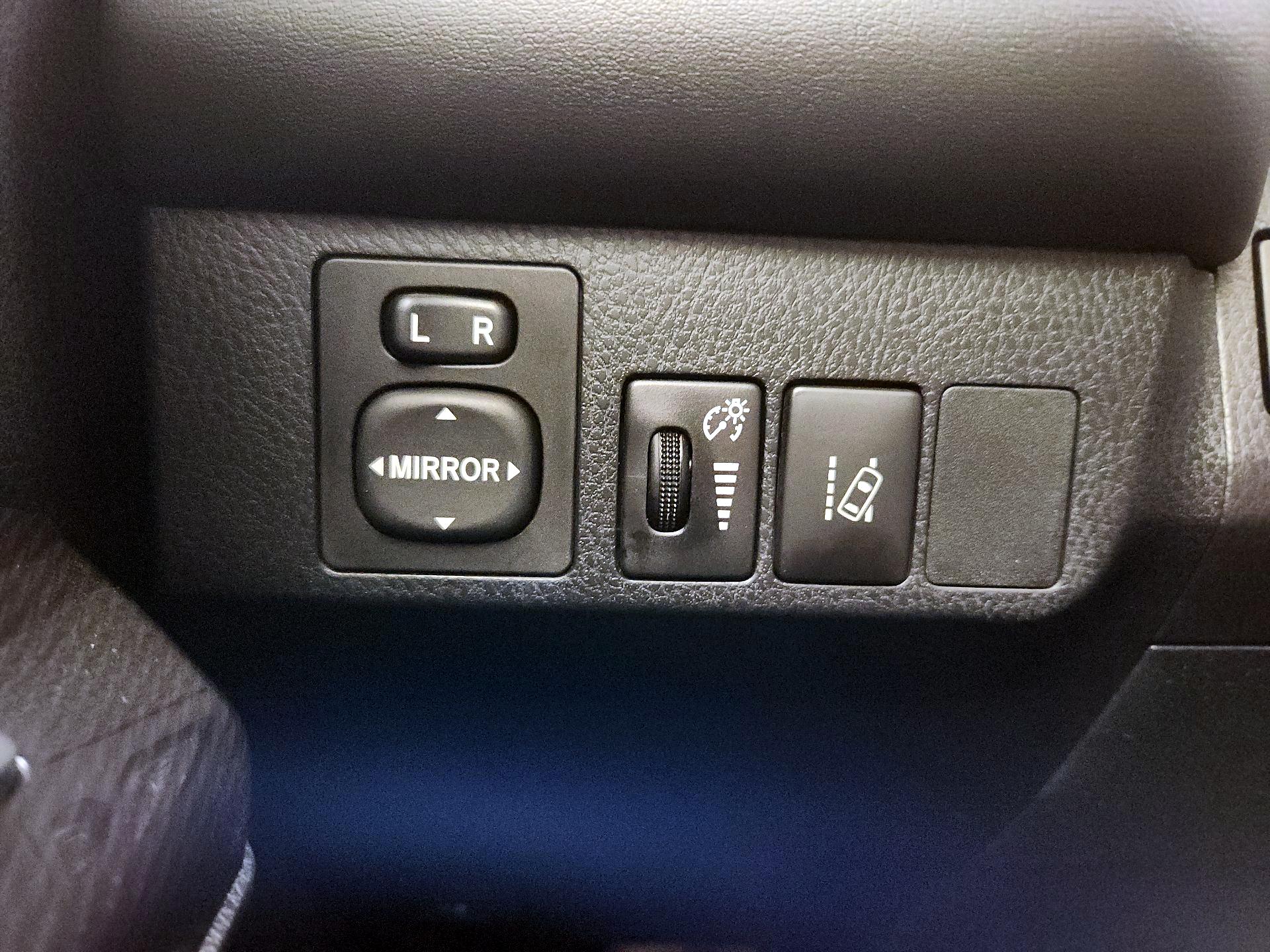 Thumbnail: 2017 Toyota RAV4 - 13
