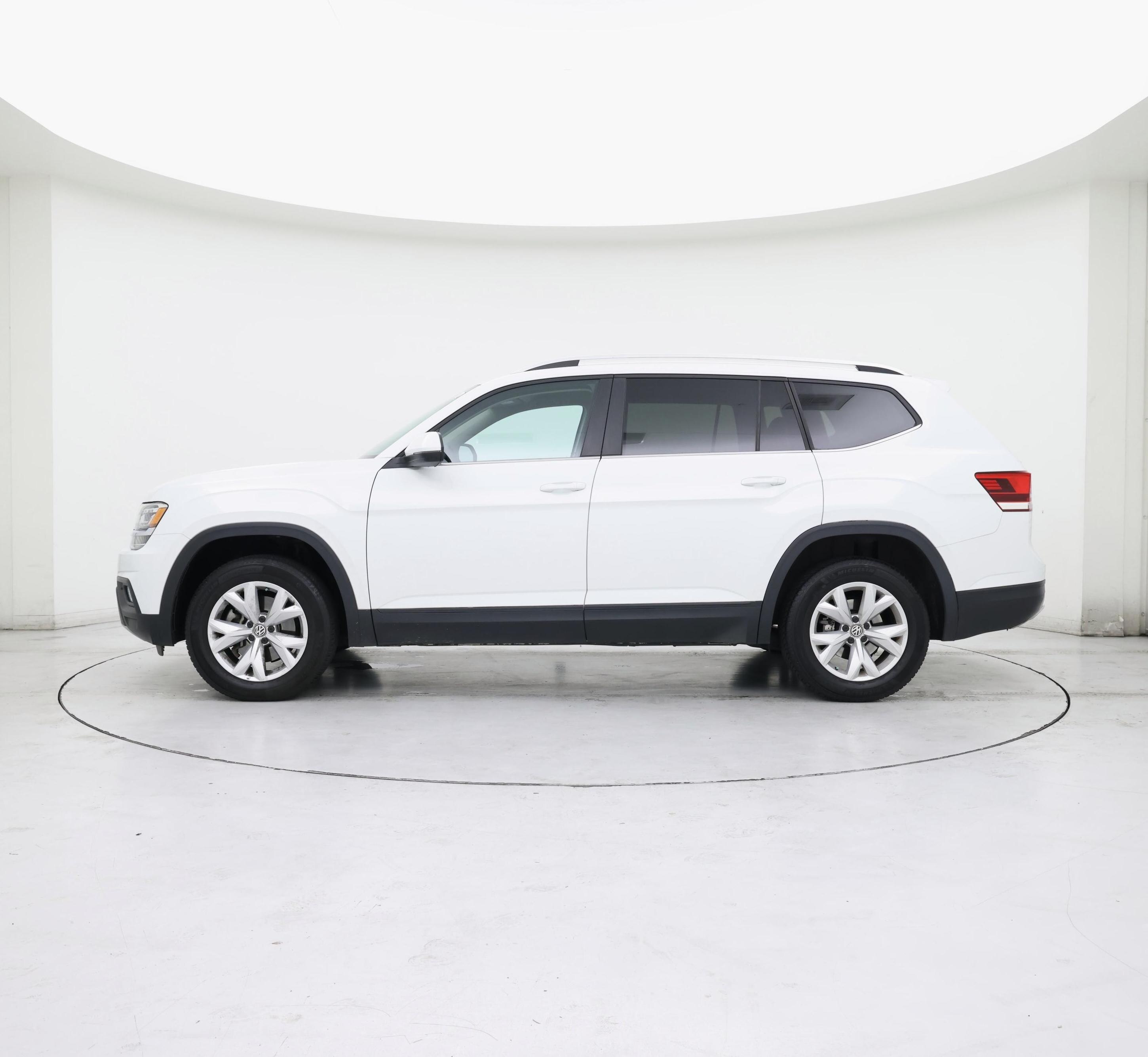 Thumbnail: 2018 Volkswagen Atlas - 3
