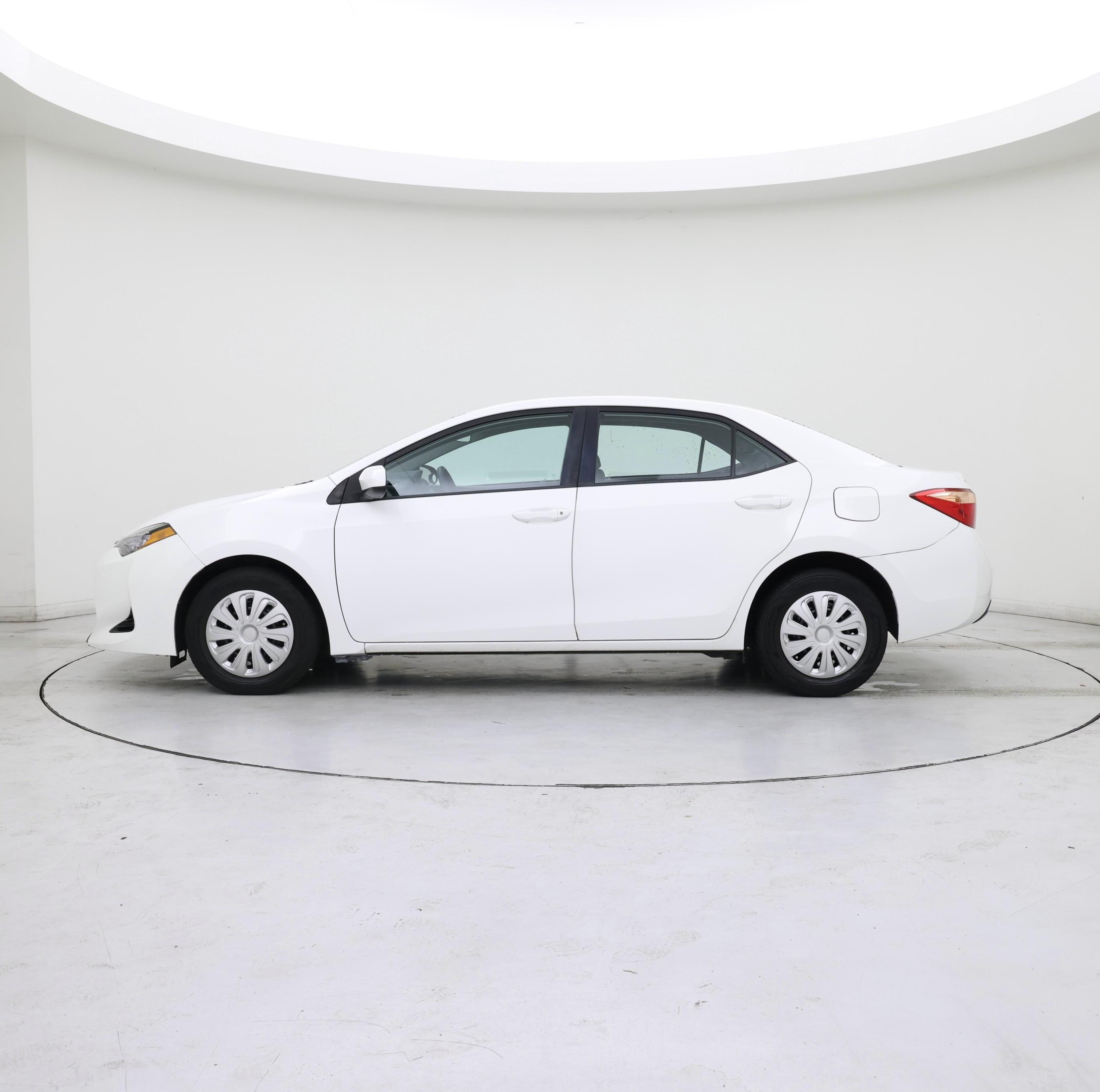 Thumbnail: 2017 Toyota Corolla - 3