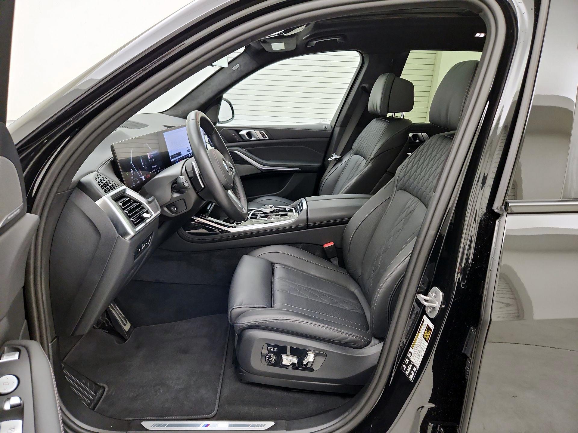 Thumbnail: 2025 BMW X7 - 11