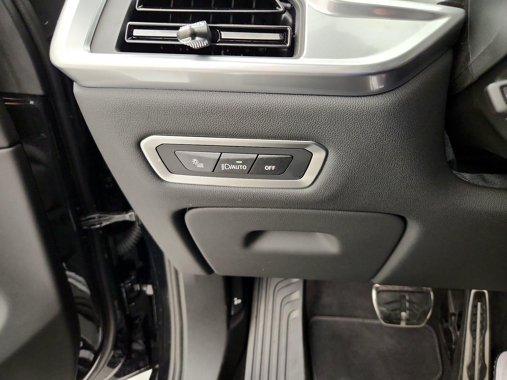 Thumbnail: 2025 BMW X7 - 13
