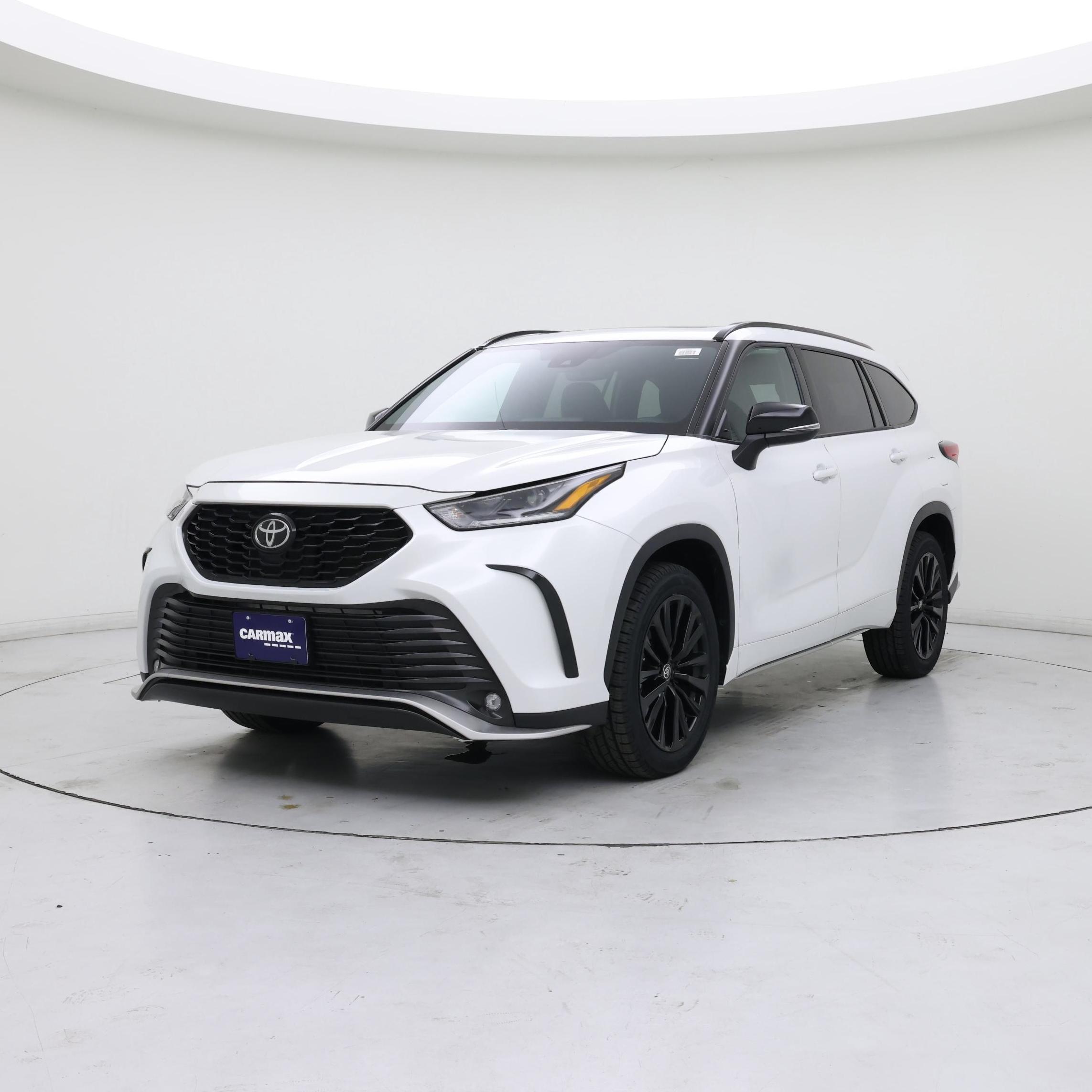 Thumbnail: 2023 Toyota Highlander - 4