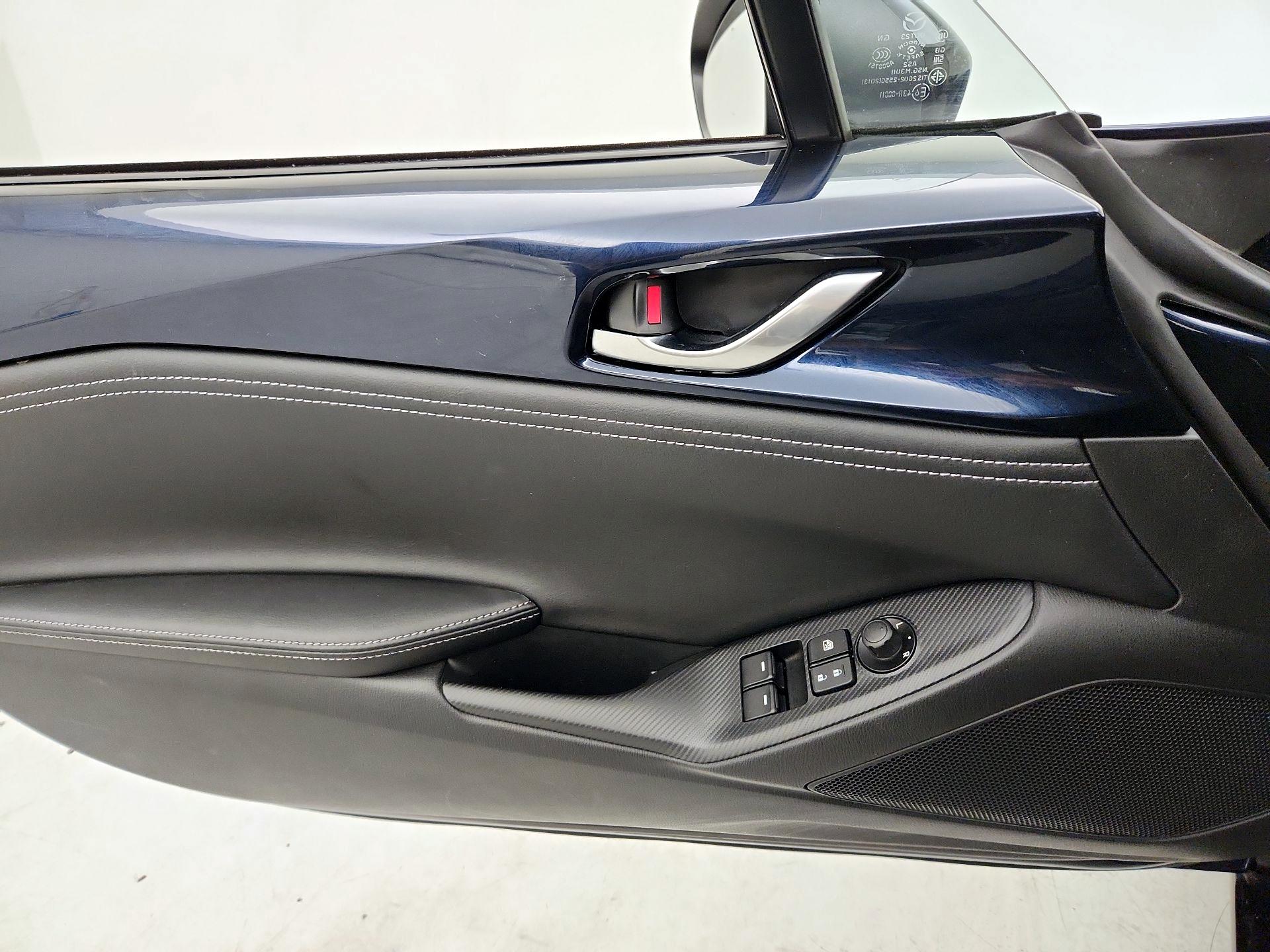 Thumbnail: 2025 Mazda MX-5 Miata - 12