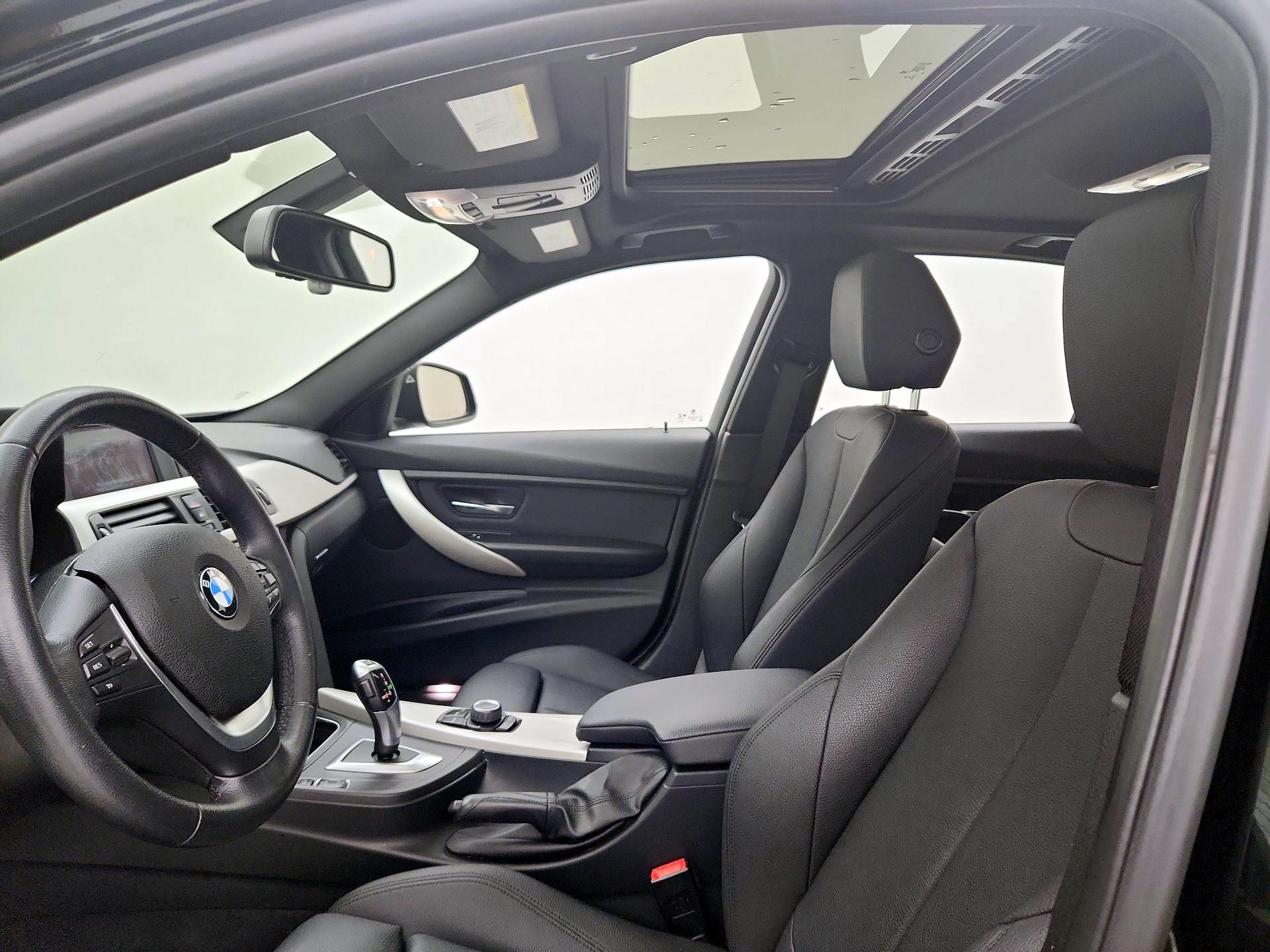 Thumbnail: 2018 BMW 3 Series - 19