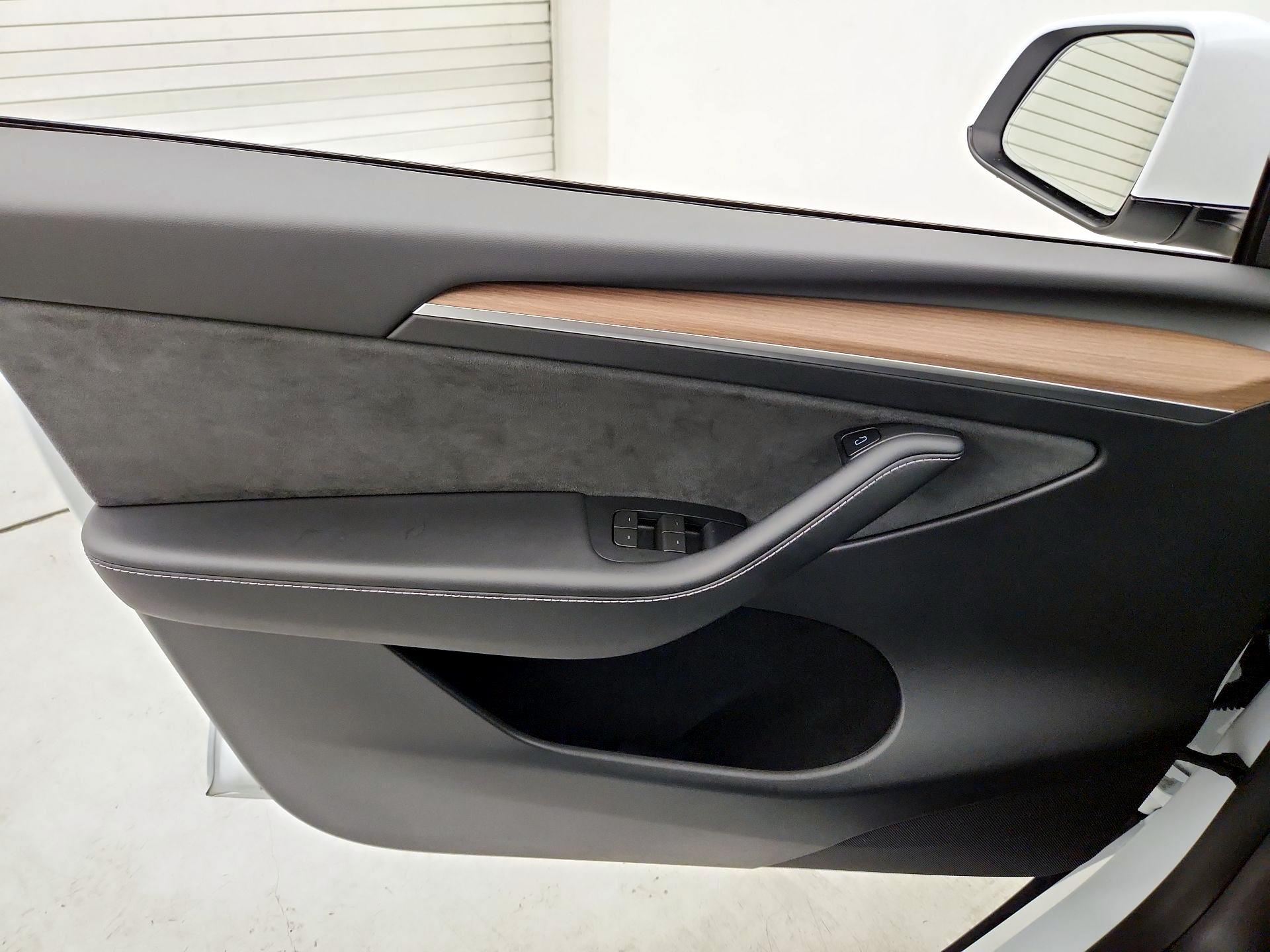Thumbnail: 2023 Tesla Model Y - 12
