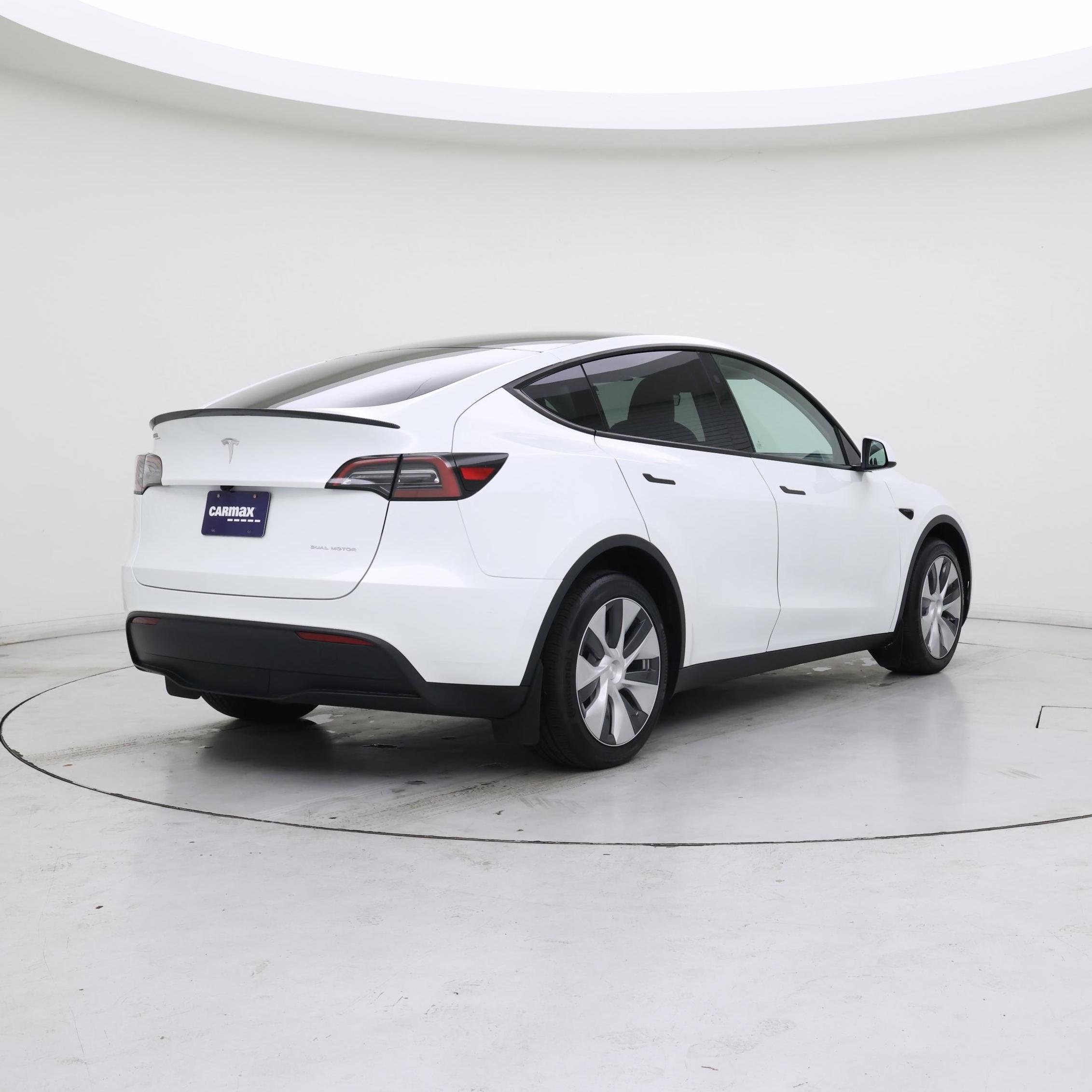 Thumbnail: 2023 Tesla Model Y - 8