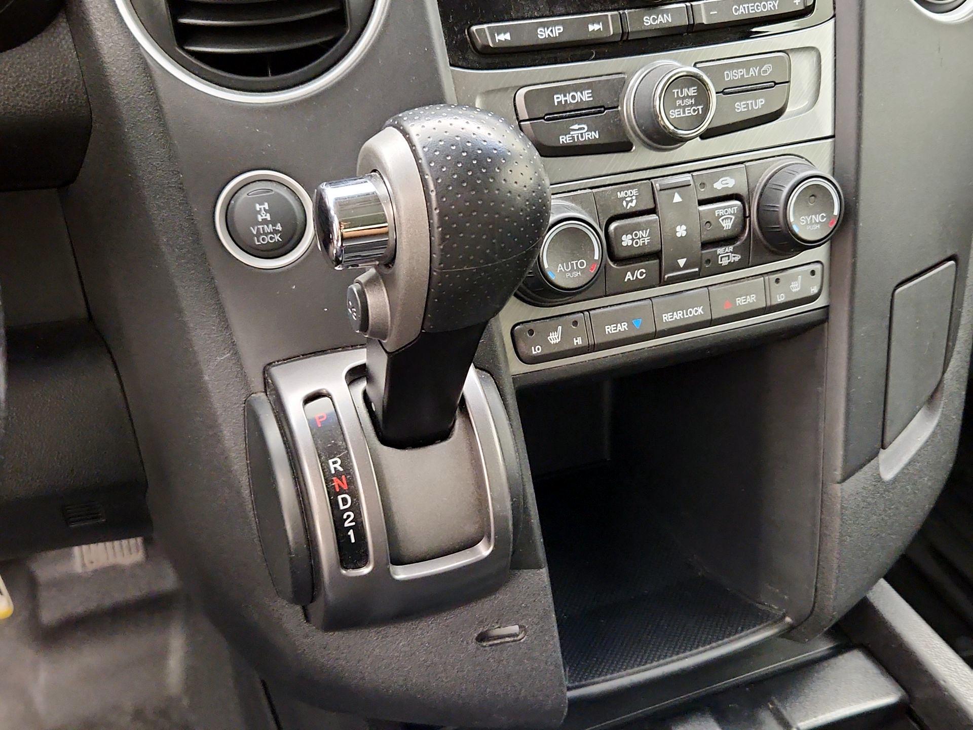 Thumbnail: 2015 Honda Pilot - 17