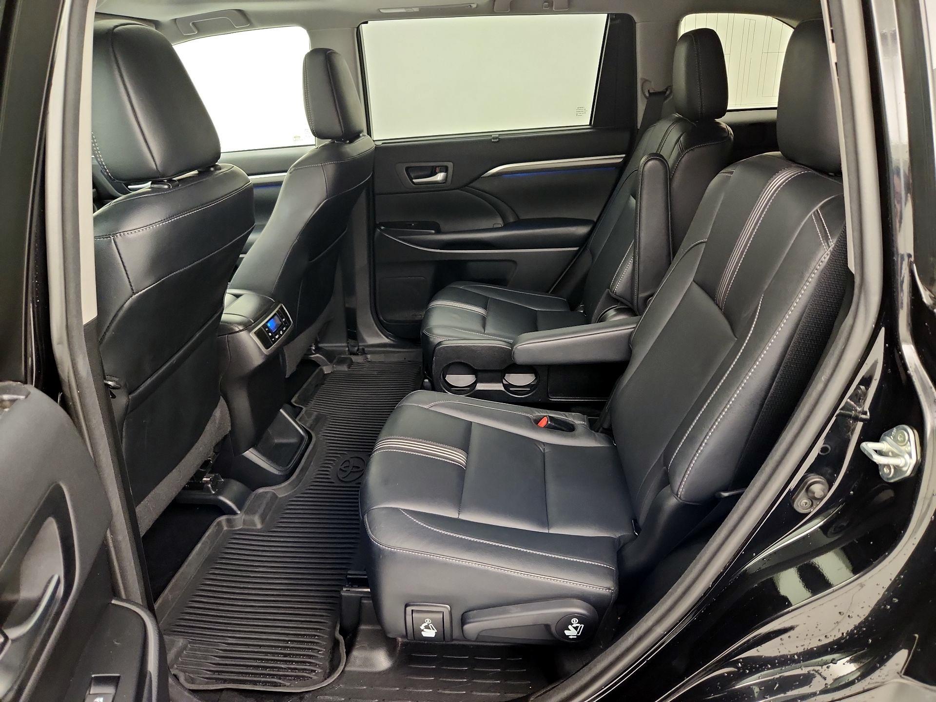 Thumbnail: 2017 Toyota Highlander - 19