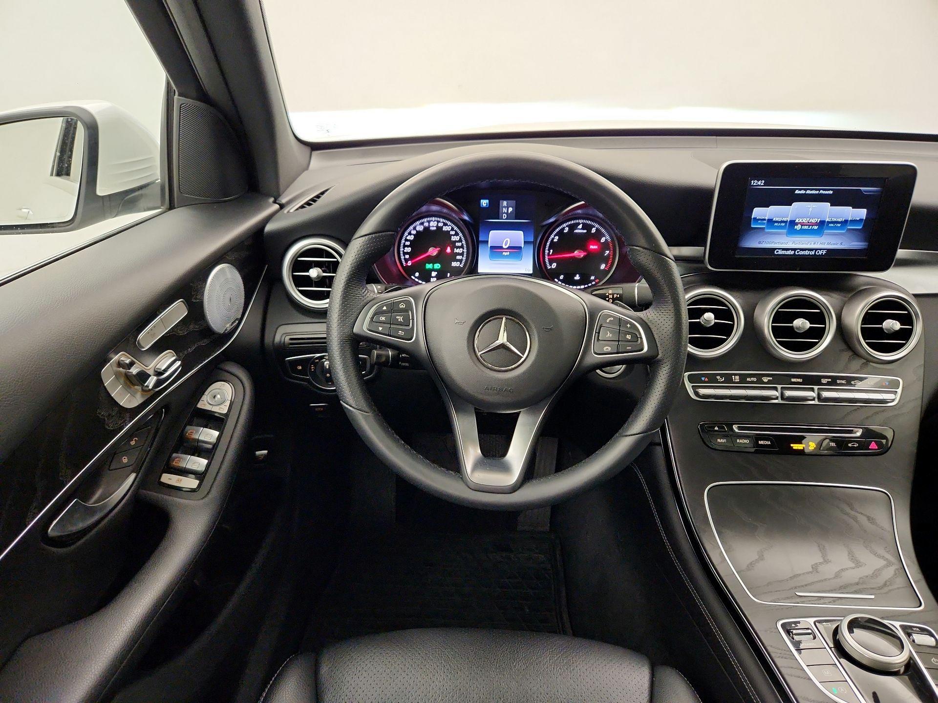 Thumbnail: 2018 Mercedes-Benz GLC - 10