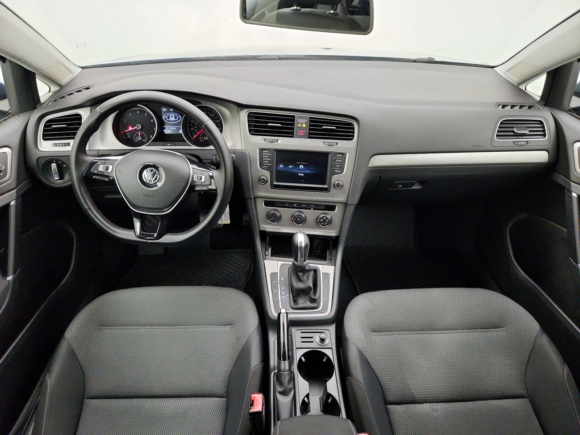 Thumbnail: 2016 Volkswagen Golf - 9