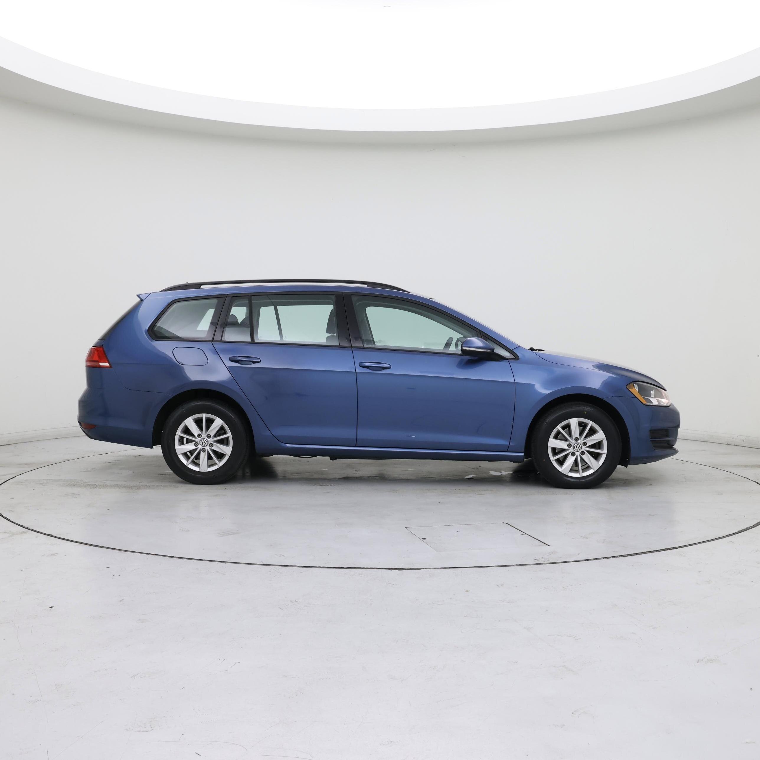 Thumbnail: 2016 Volkswagen Golf - 7