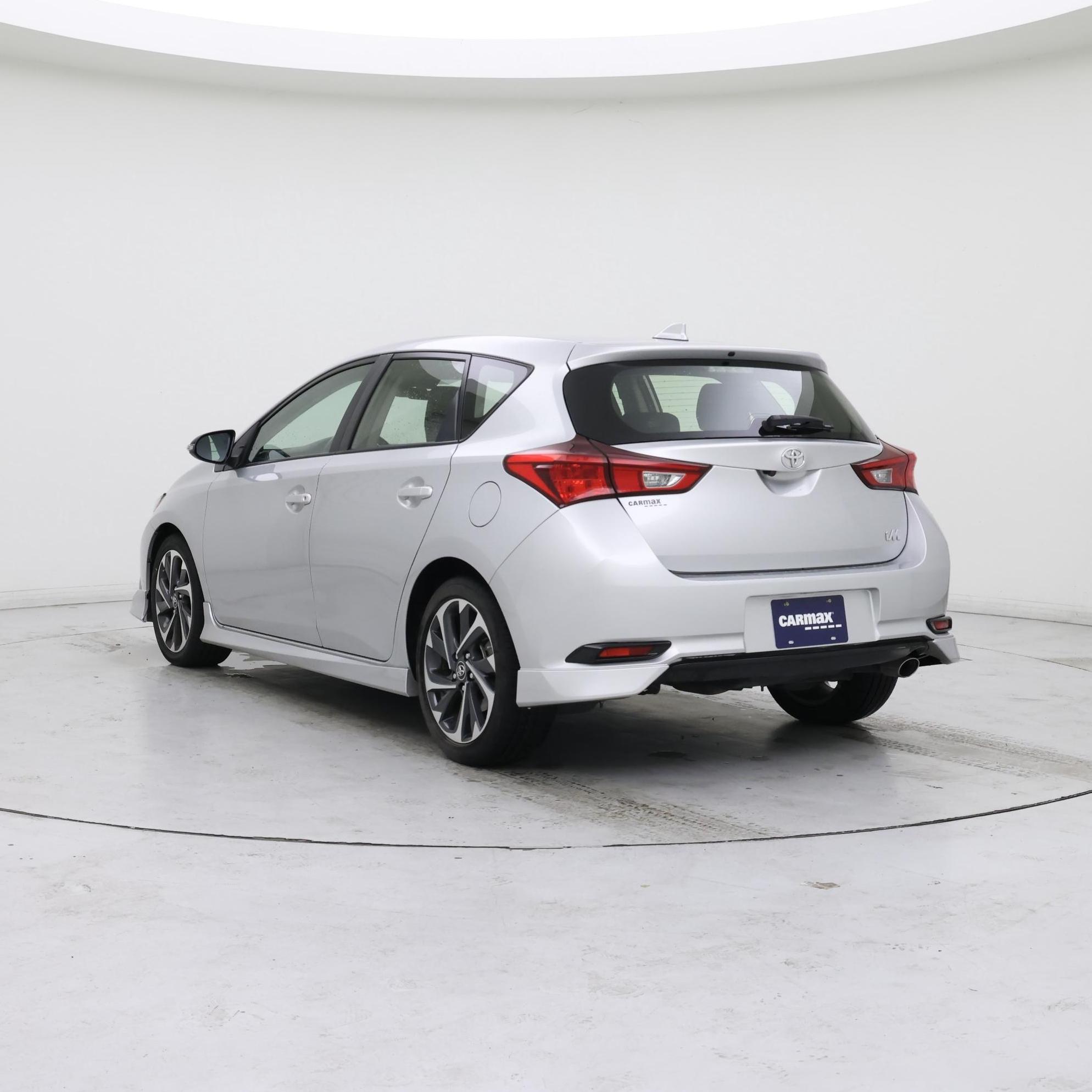 Thumbnail: 2018 Toyota Corolla iM - 2