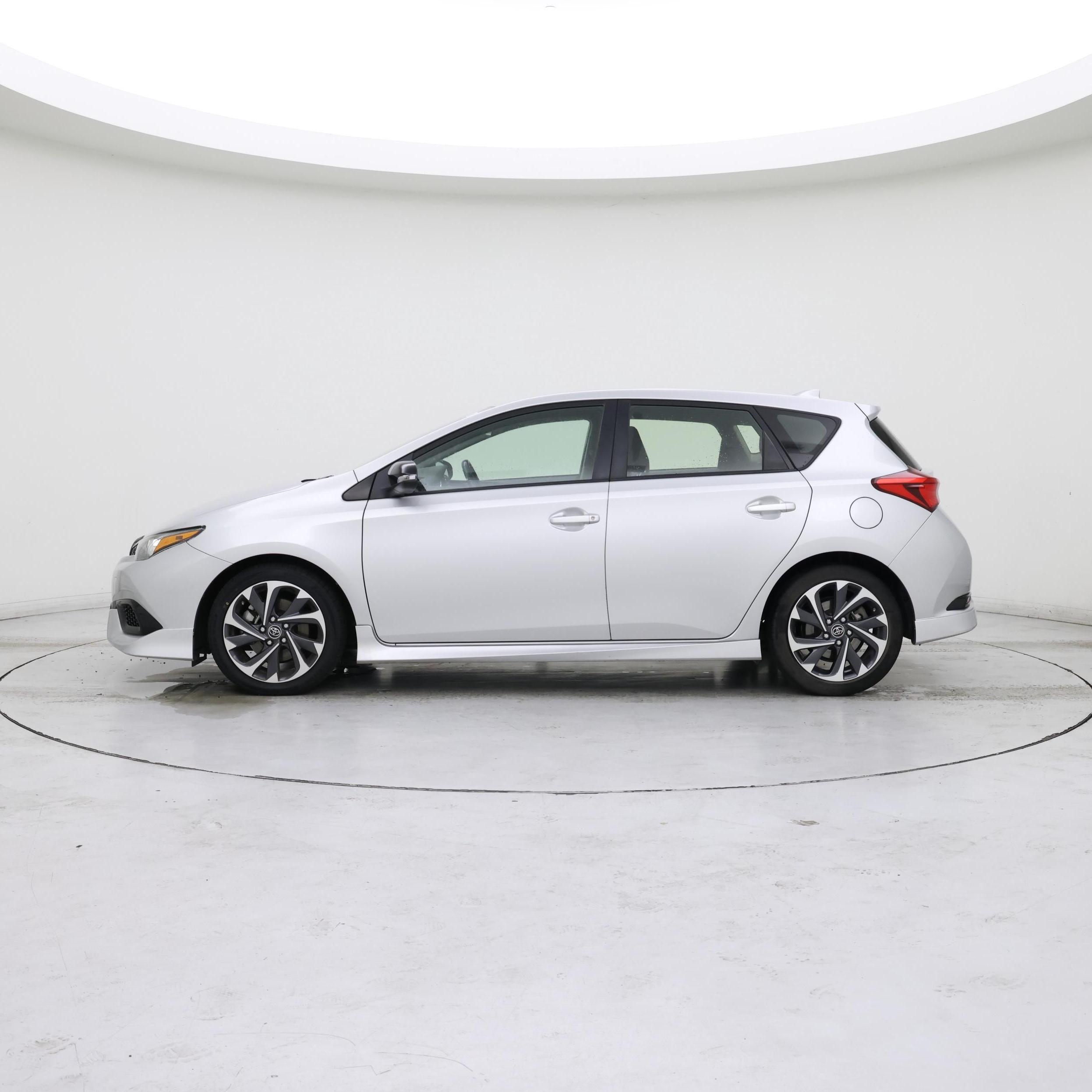 Thumbnail: 2018 Toyota Corolla iM - 3