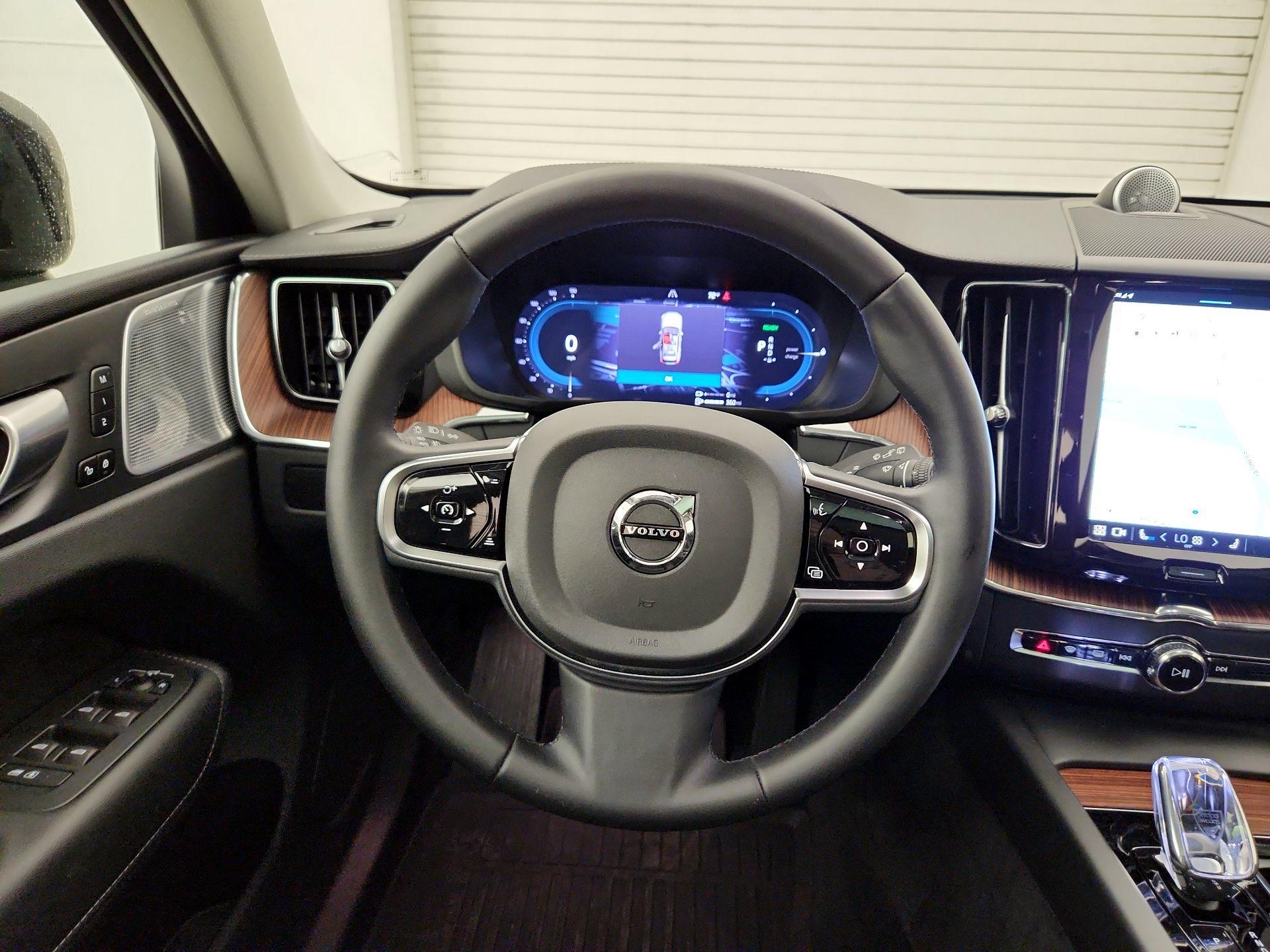 Thumbnail: 2024 Volvo XC60 - 10