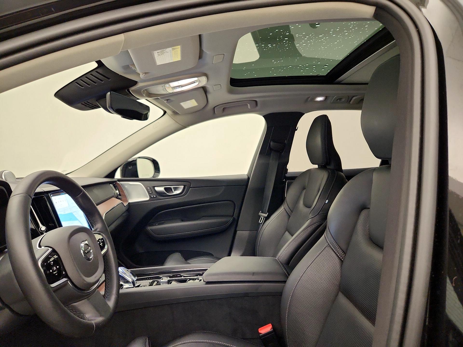 Thumbnail: 2024 Volvo XC60 - 20