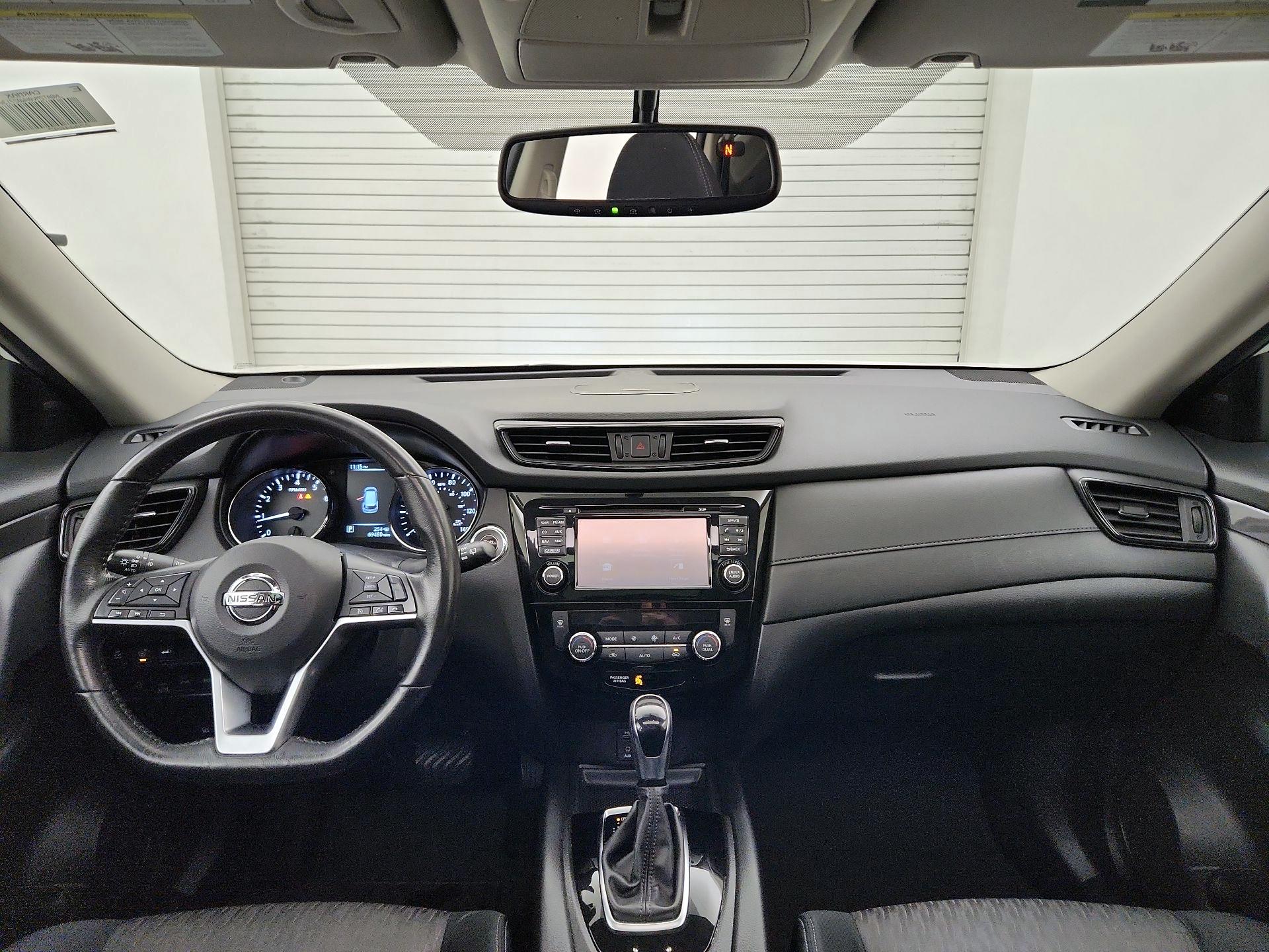 Thumbnail: 2017 Nissan Rogue - 9