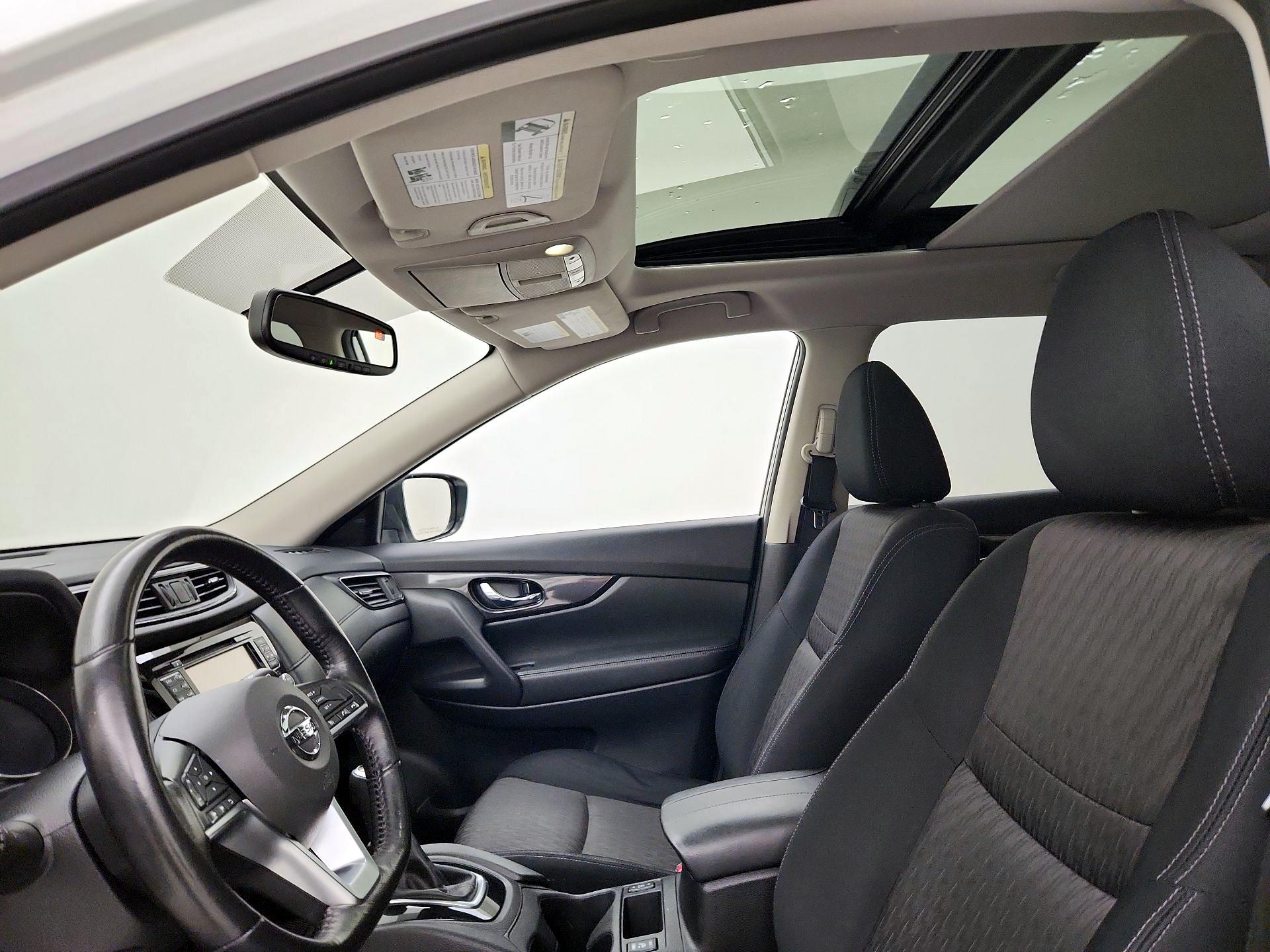 Thumbnail: 2017 Nissan Rogue - 20