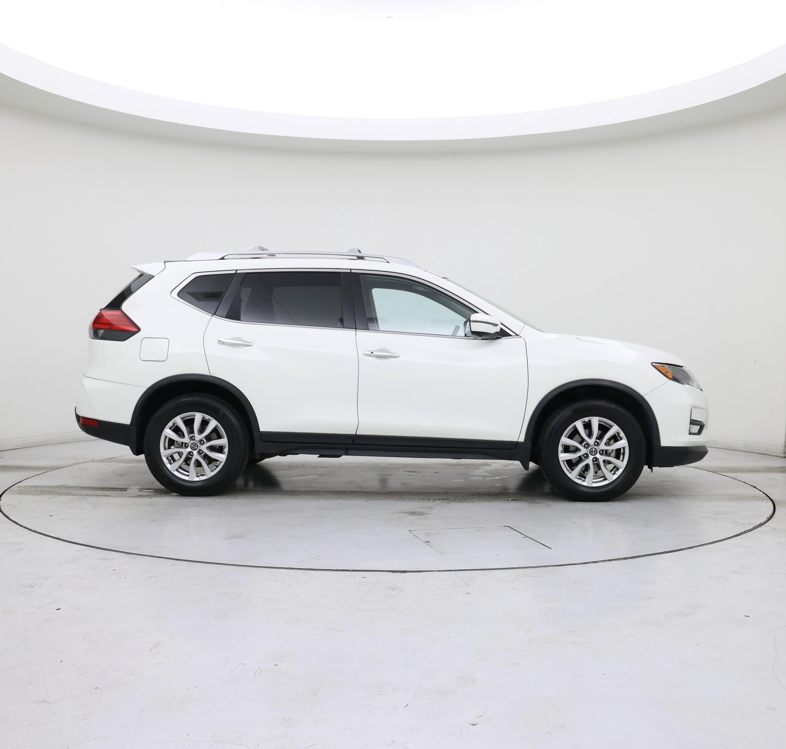 Thumbnail: 2017 Nissan Rogue - 7