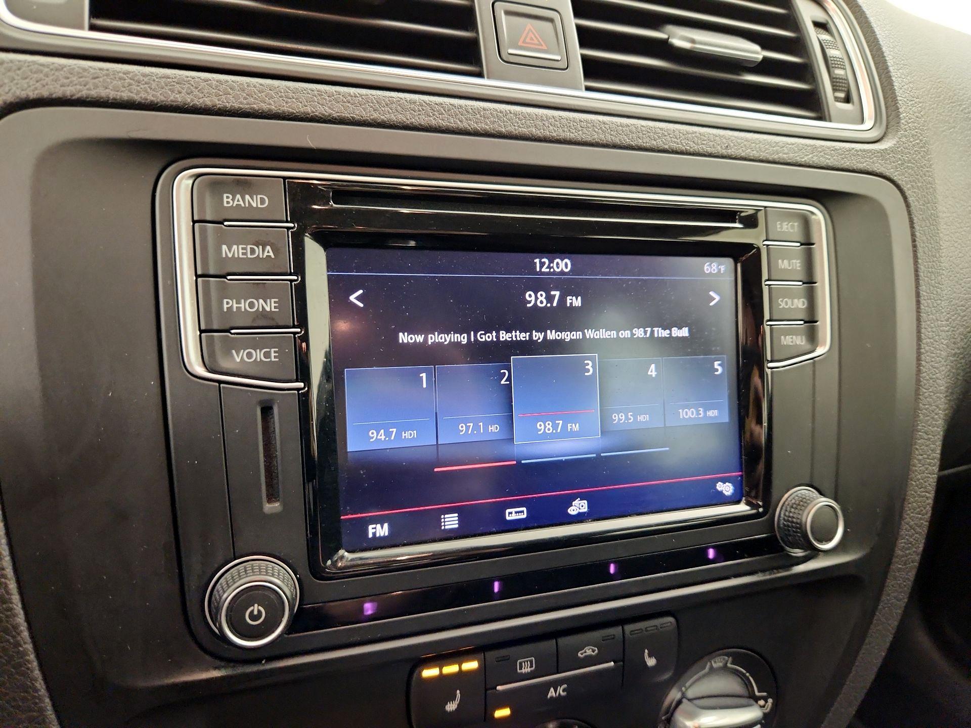 Thumbnail: 2016 Volkswagen Jetta - 15