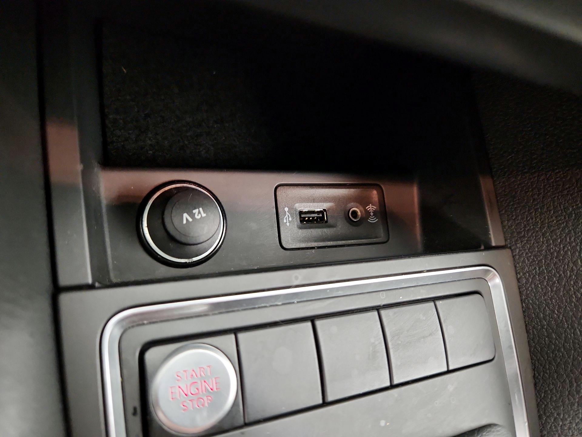 Thumbnail: 2016 Volkswagen Jetta - 18