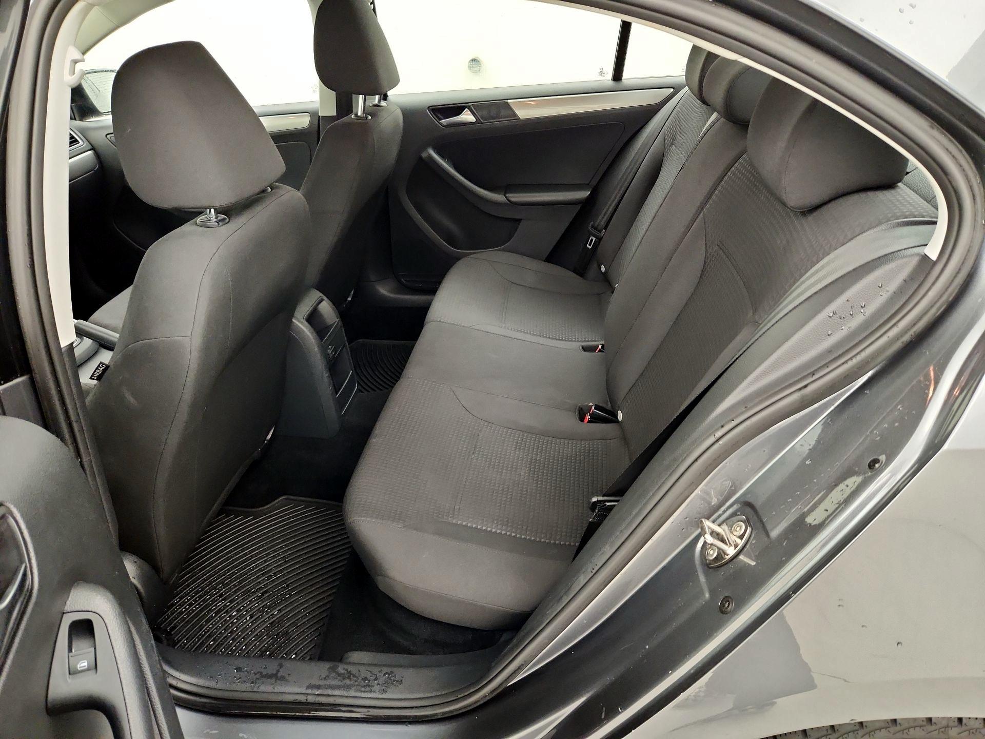 Thumbnail: 2016 Volkswagen Jetta - 19