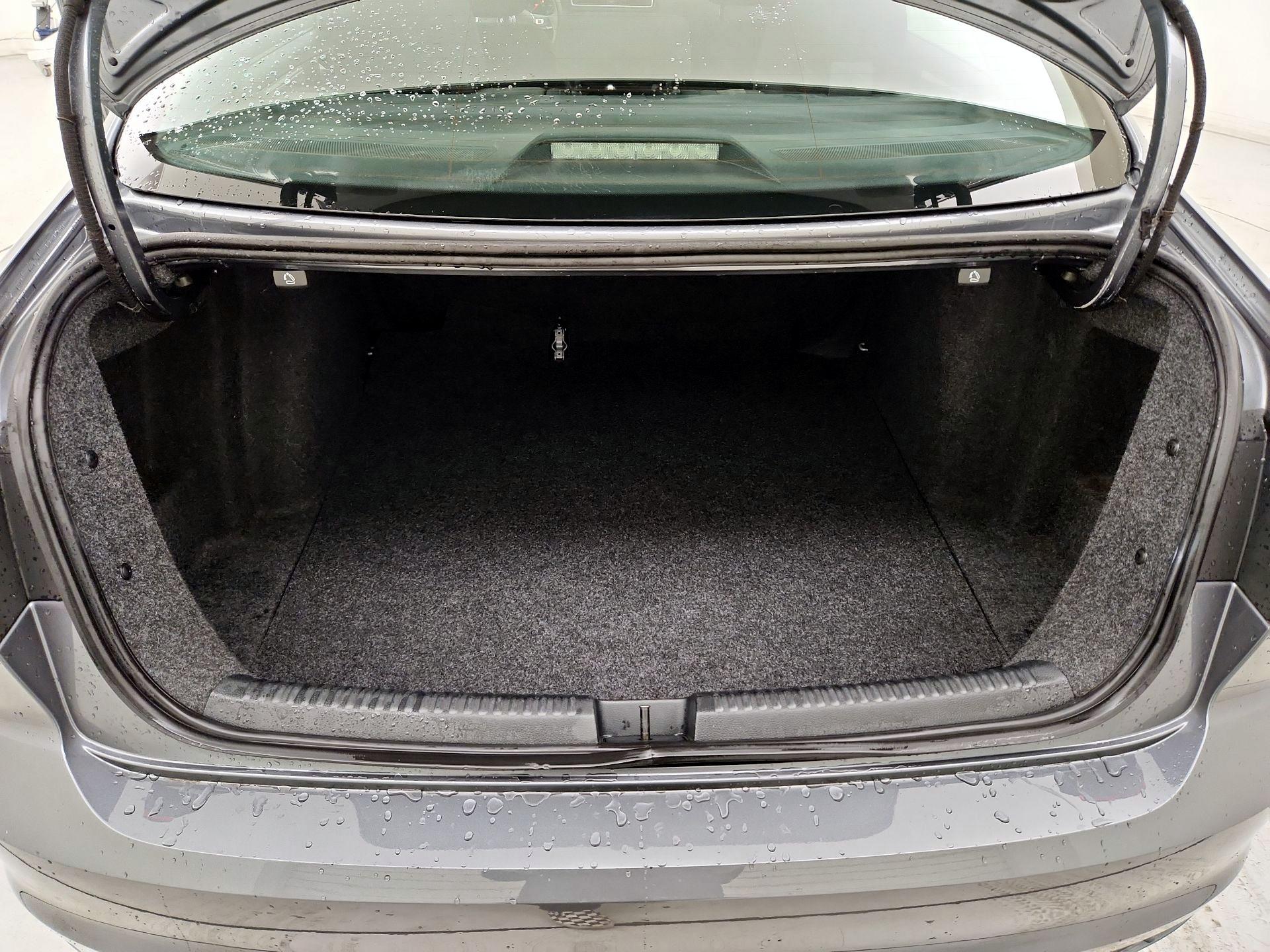 Thumbnail: 2016 Volkswagen Jetta - 20