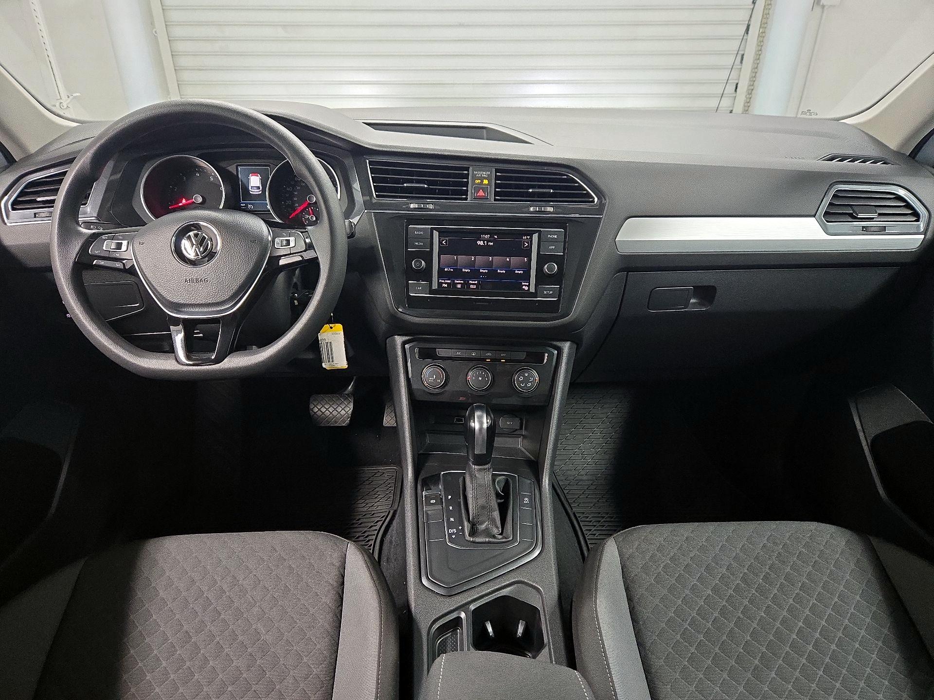 Thumbnail: 2018 Volkswagen Tiguan - 9