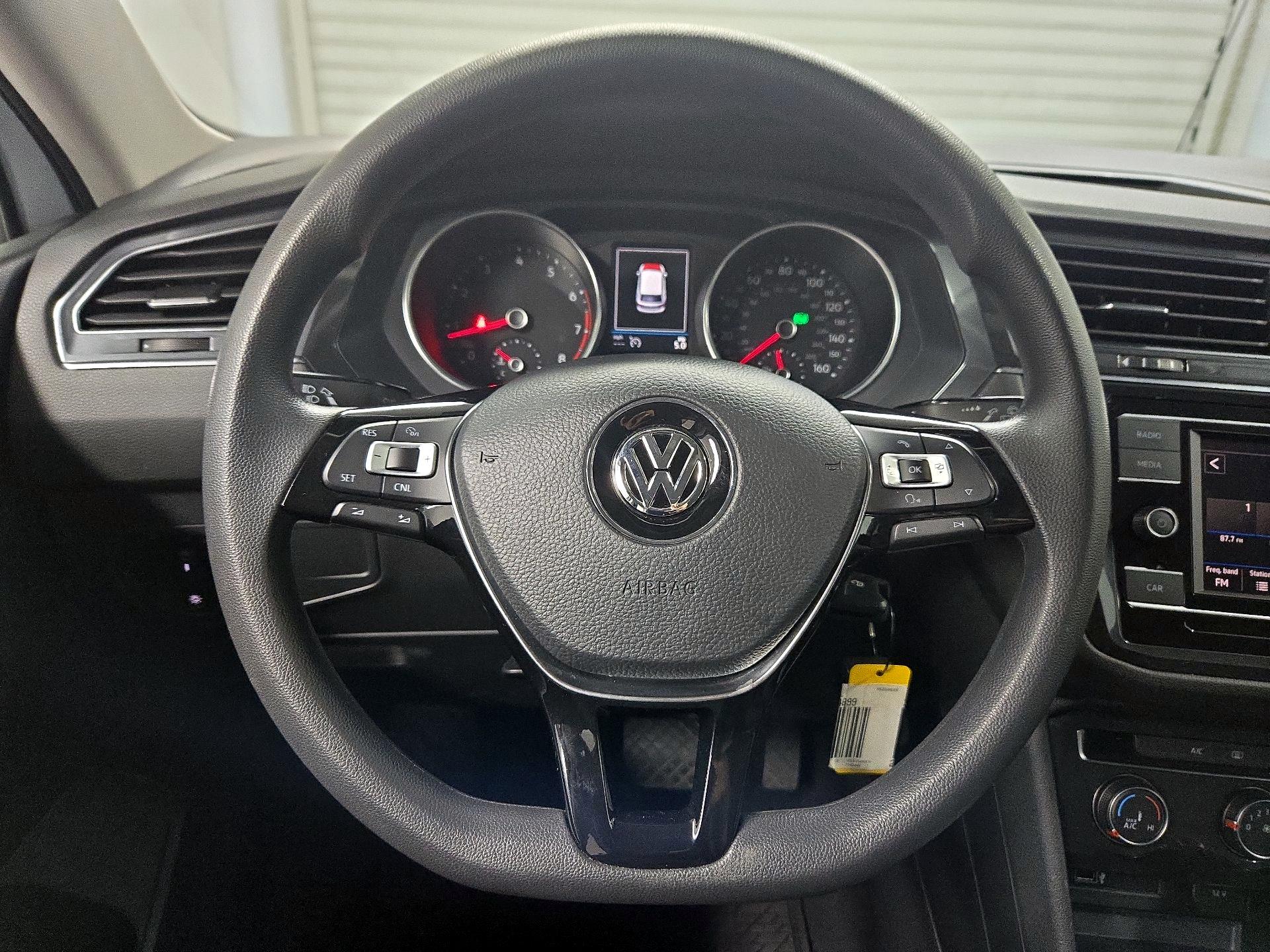 Thumbnail: 2018 Volkswagen Tiguan - 10