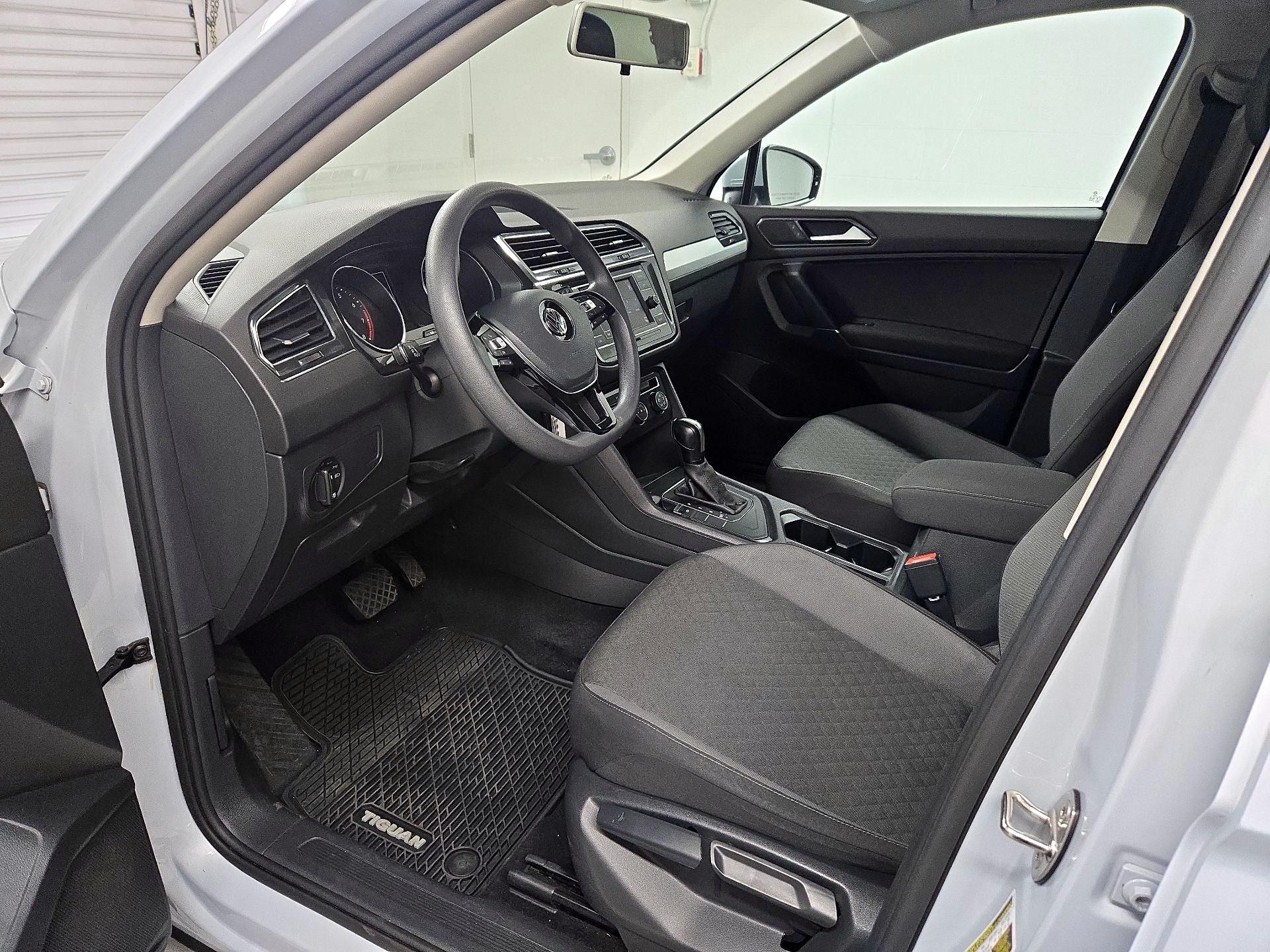 Thumbnail: 2018 Volkswagen Tiguan - 11