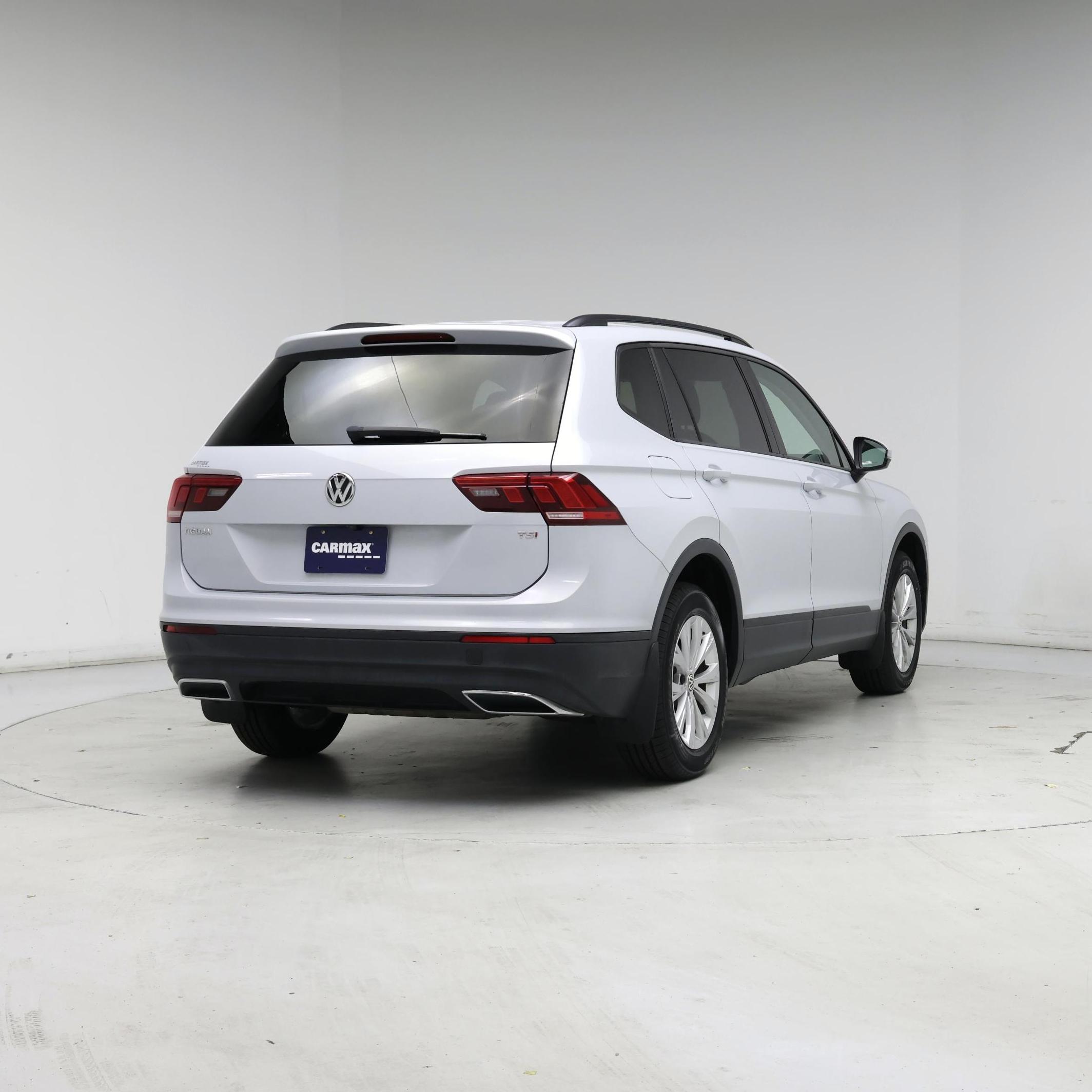 Thumbnail: 2018 Volkswagen Tiguan - 8