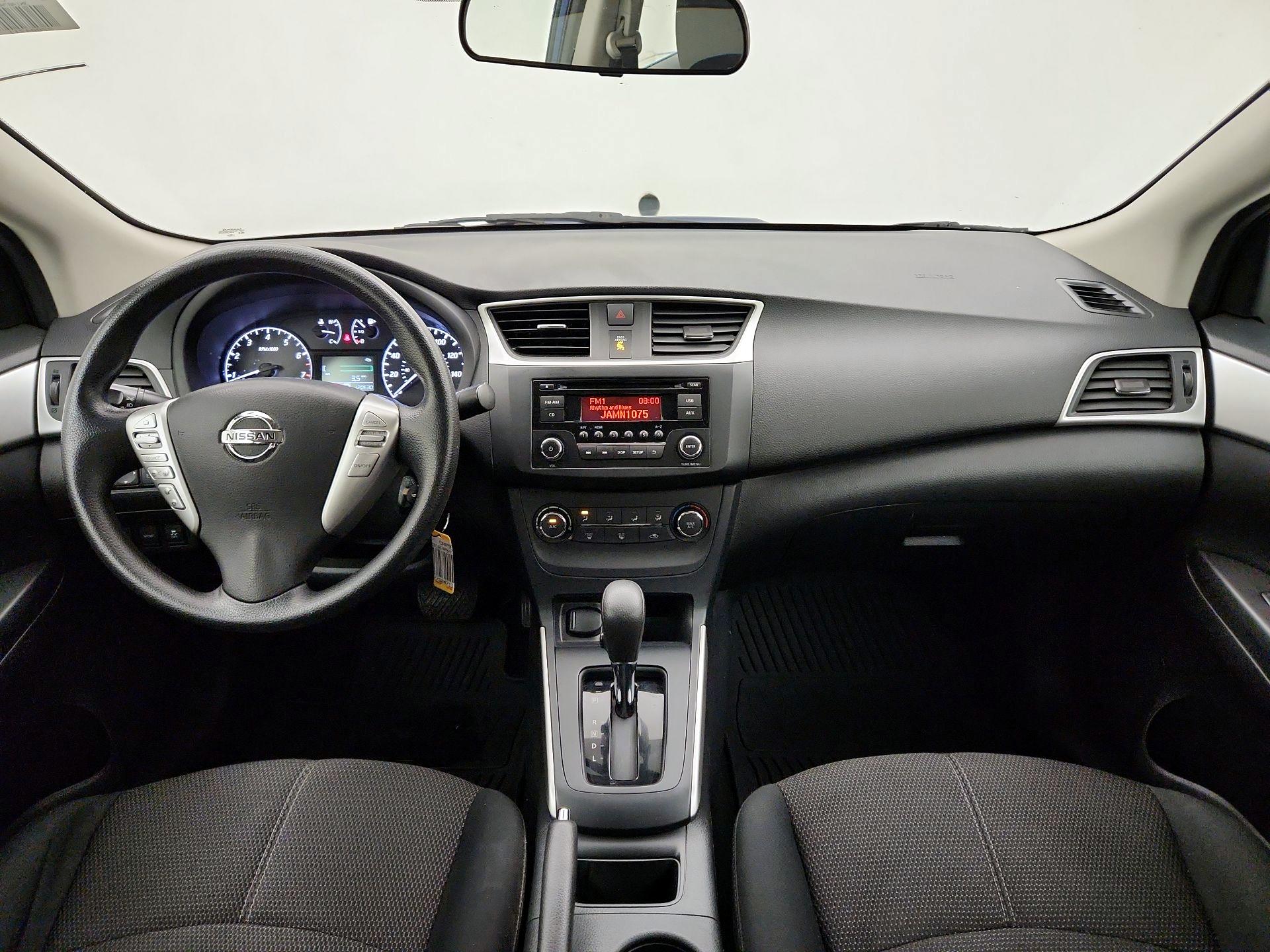Thumbnail: 2017 Nissan Sentra - 9