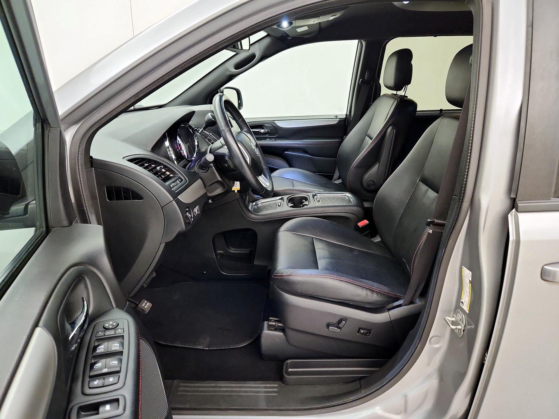Thumbnail: 2018 Dodge Grand Caravan - 11