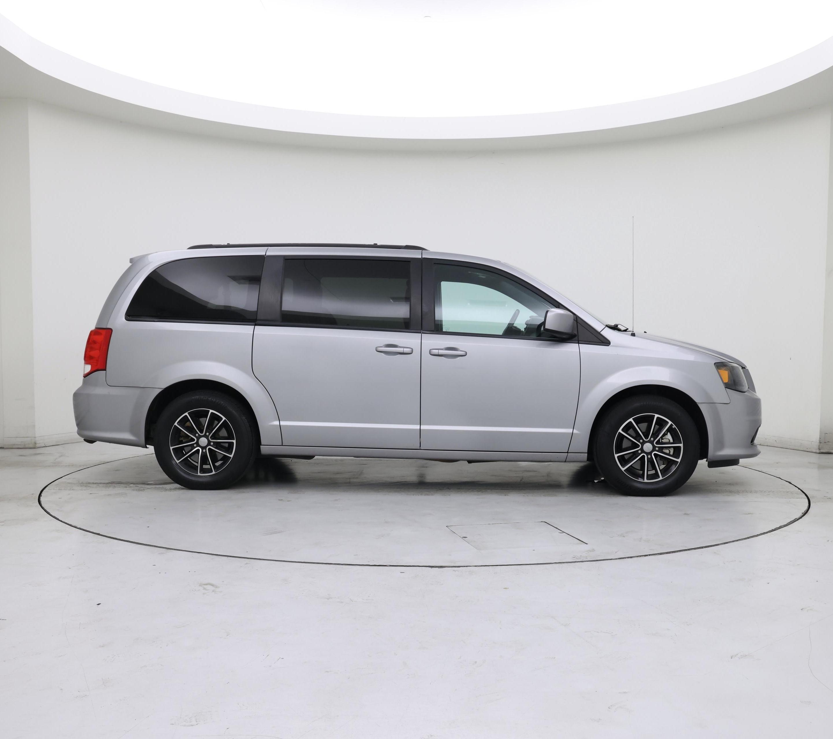 Thumbnail: 2018 Dodge Grand Caravan - 7