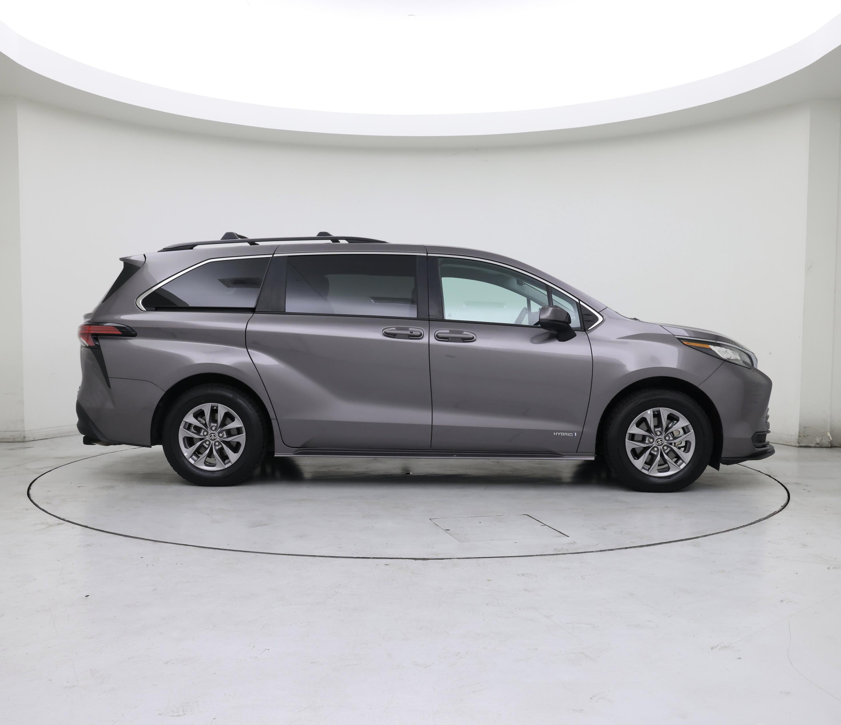 Thumbnail: 2021 Toyota Sienna - 7