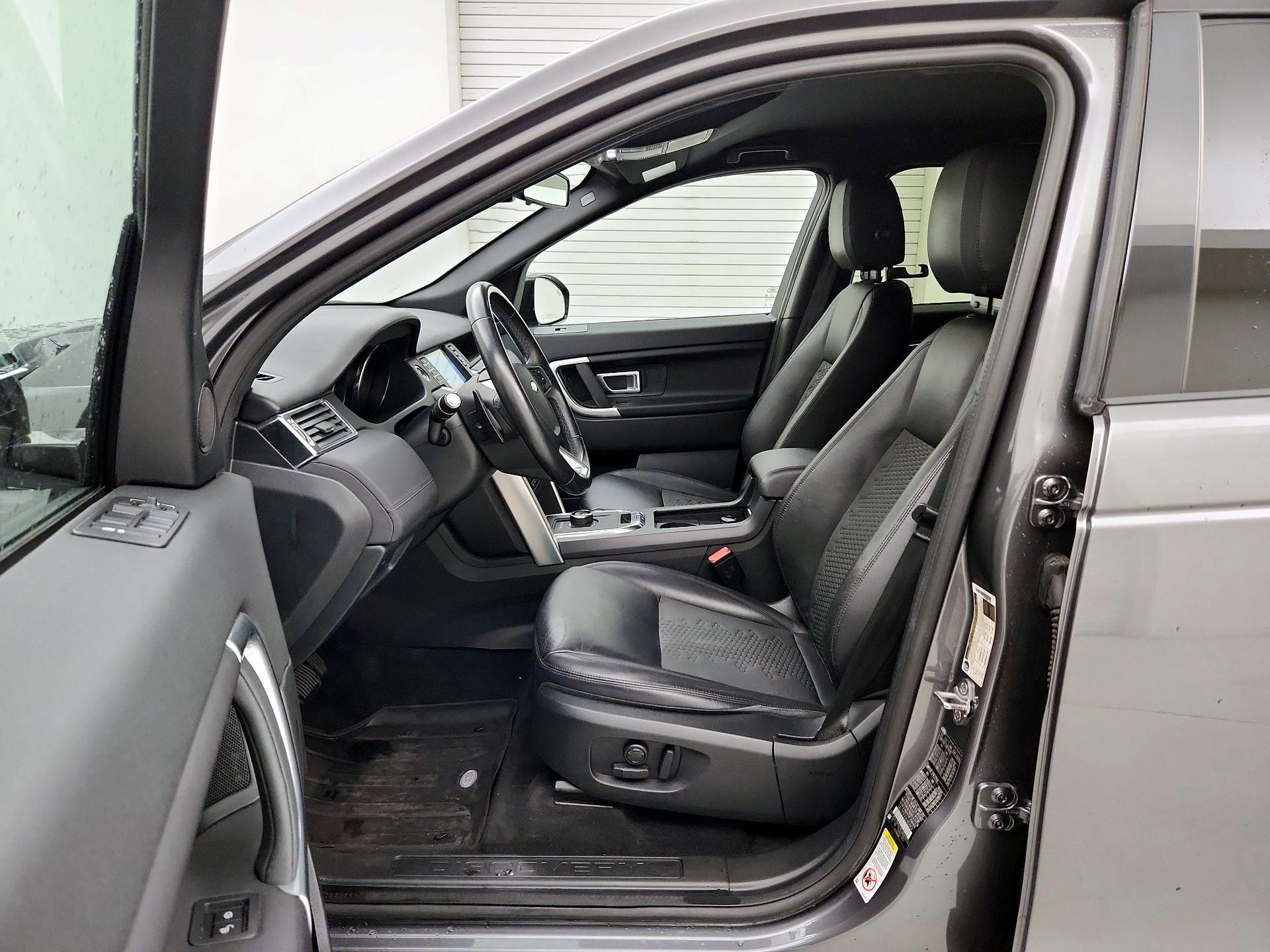Thumbnail: 2019 Land Rover Discovery Sport - 11