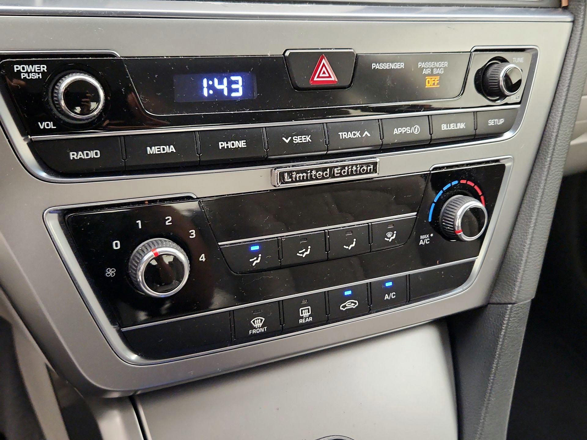 Thumbnail: 2016 Hyundai Sonata - 16
