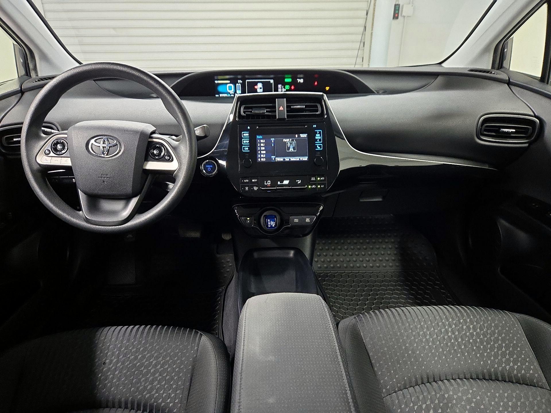 Thumbnail: 2016 Toyota Prius - 9