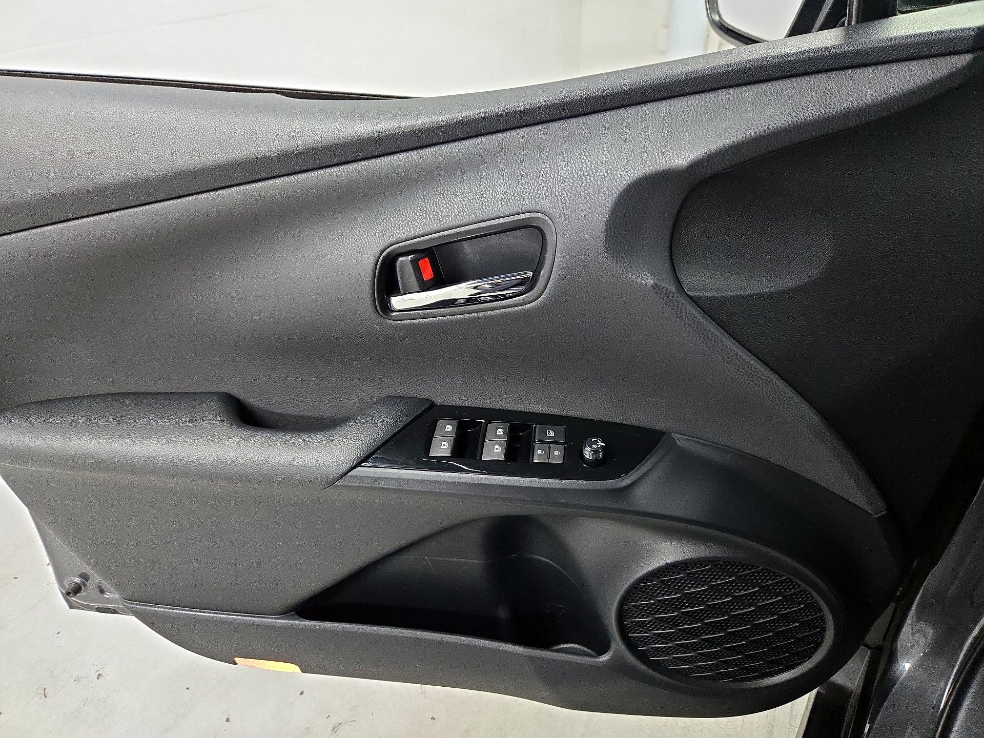 Thumbnail: 2016 Toyota Prius - 12