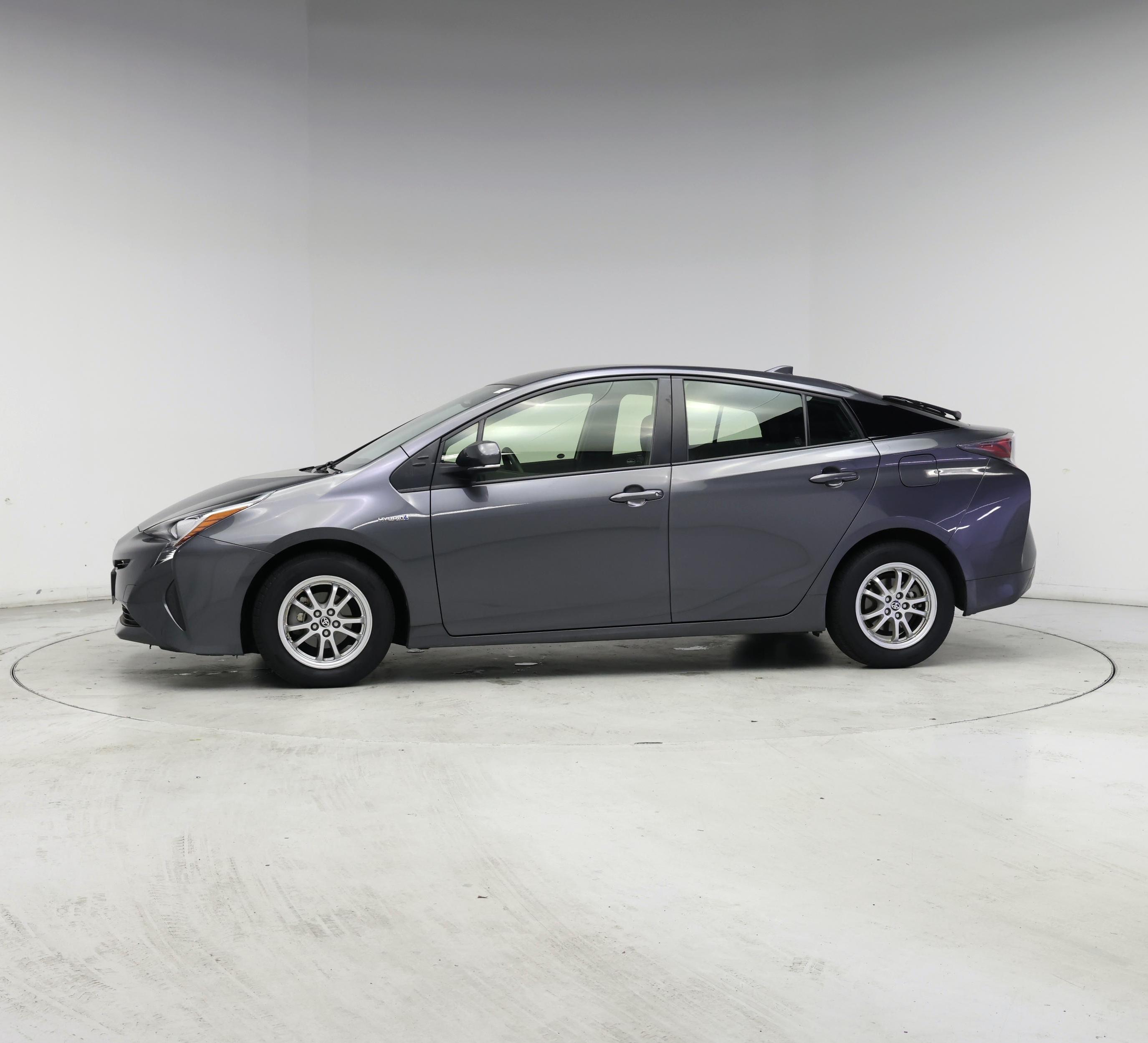 Thumbnail: 2016 Toyota Prius - 3