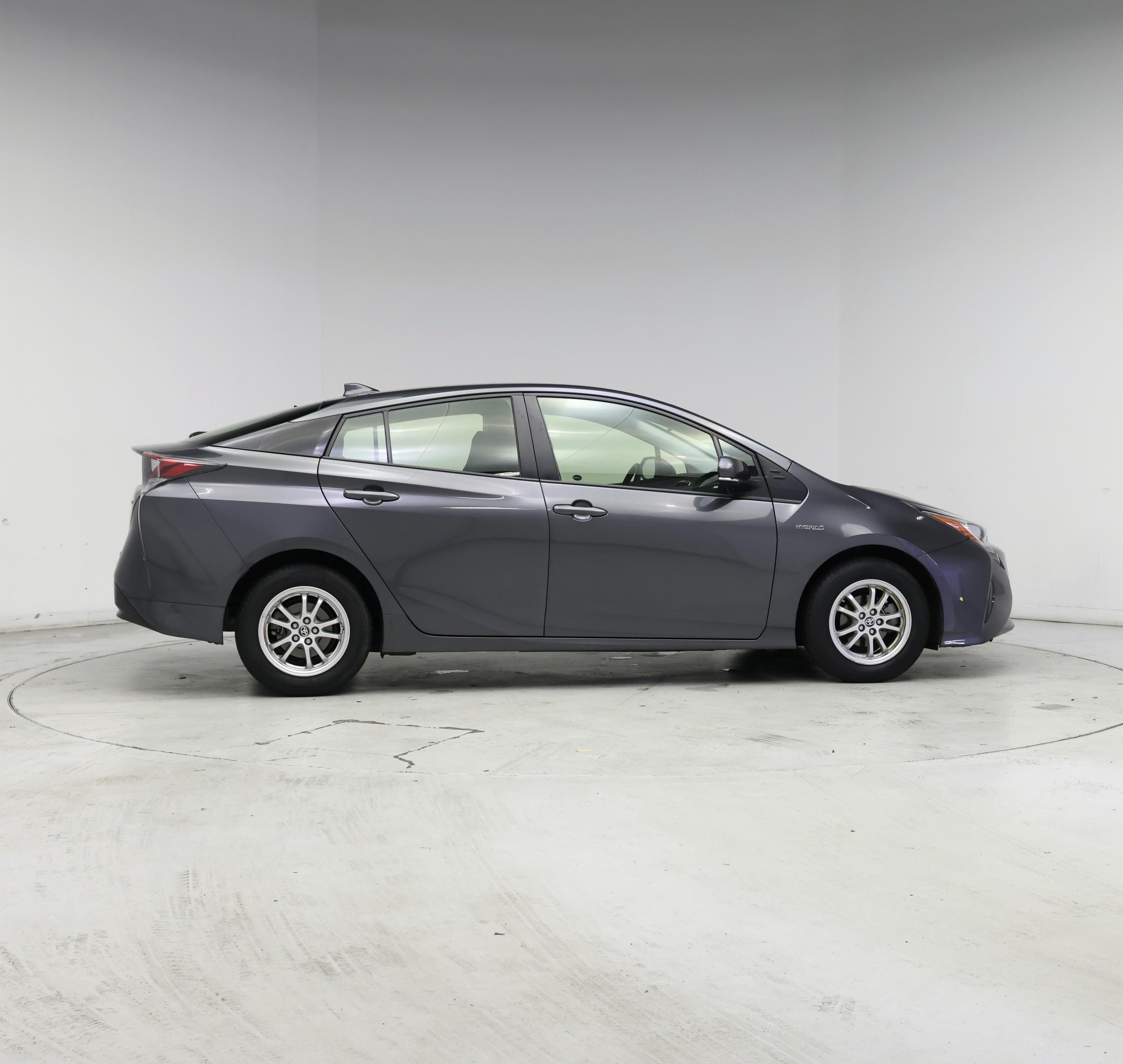 Thumbnail: 2016 Toyota Prius - 7