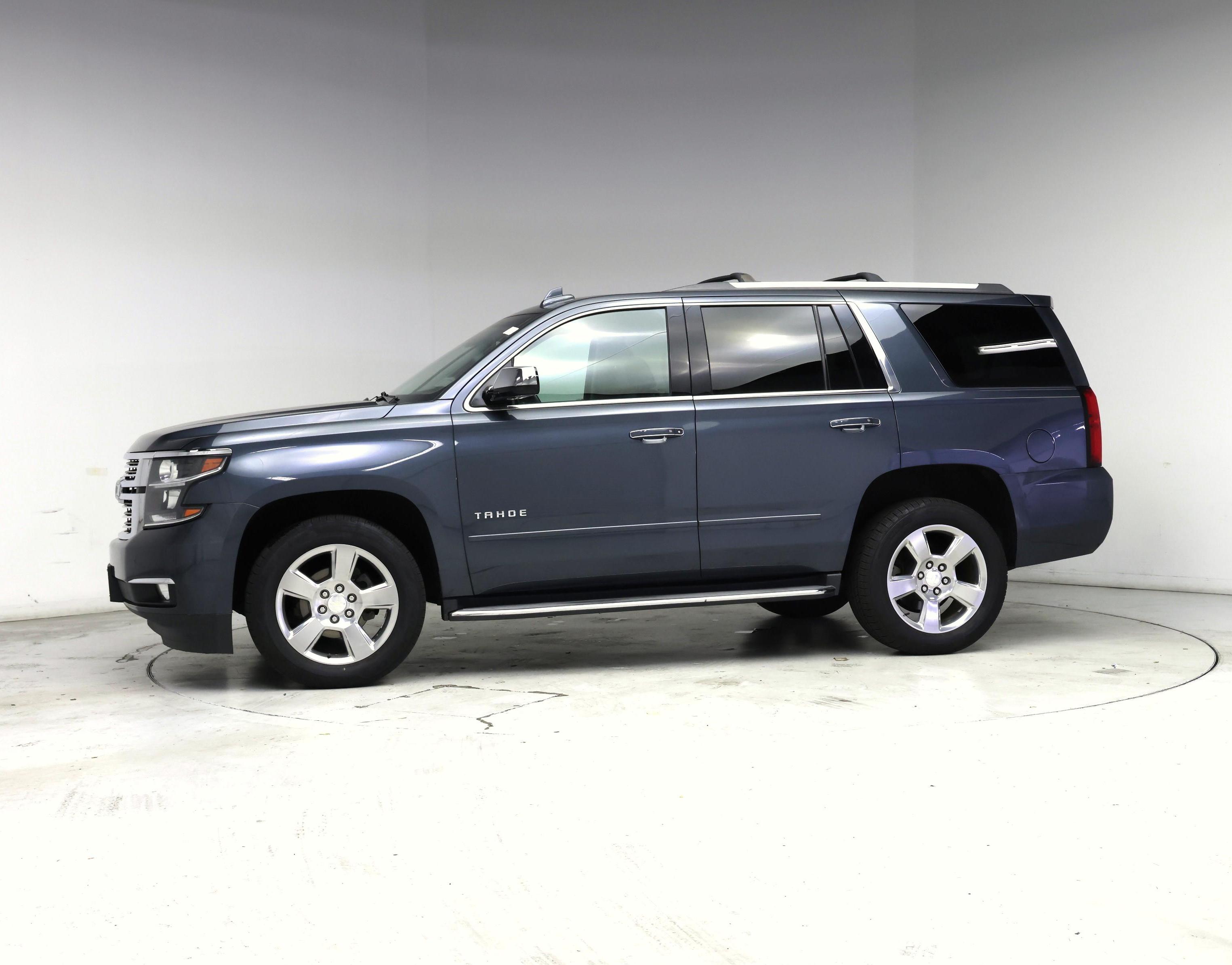 Thumbnail: 2019 Chevrolet Tahoe - 3