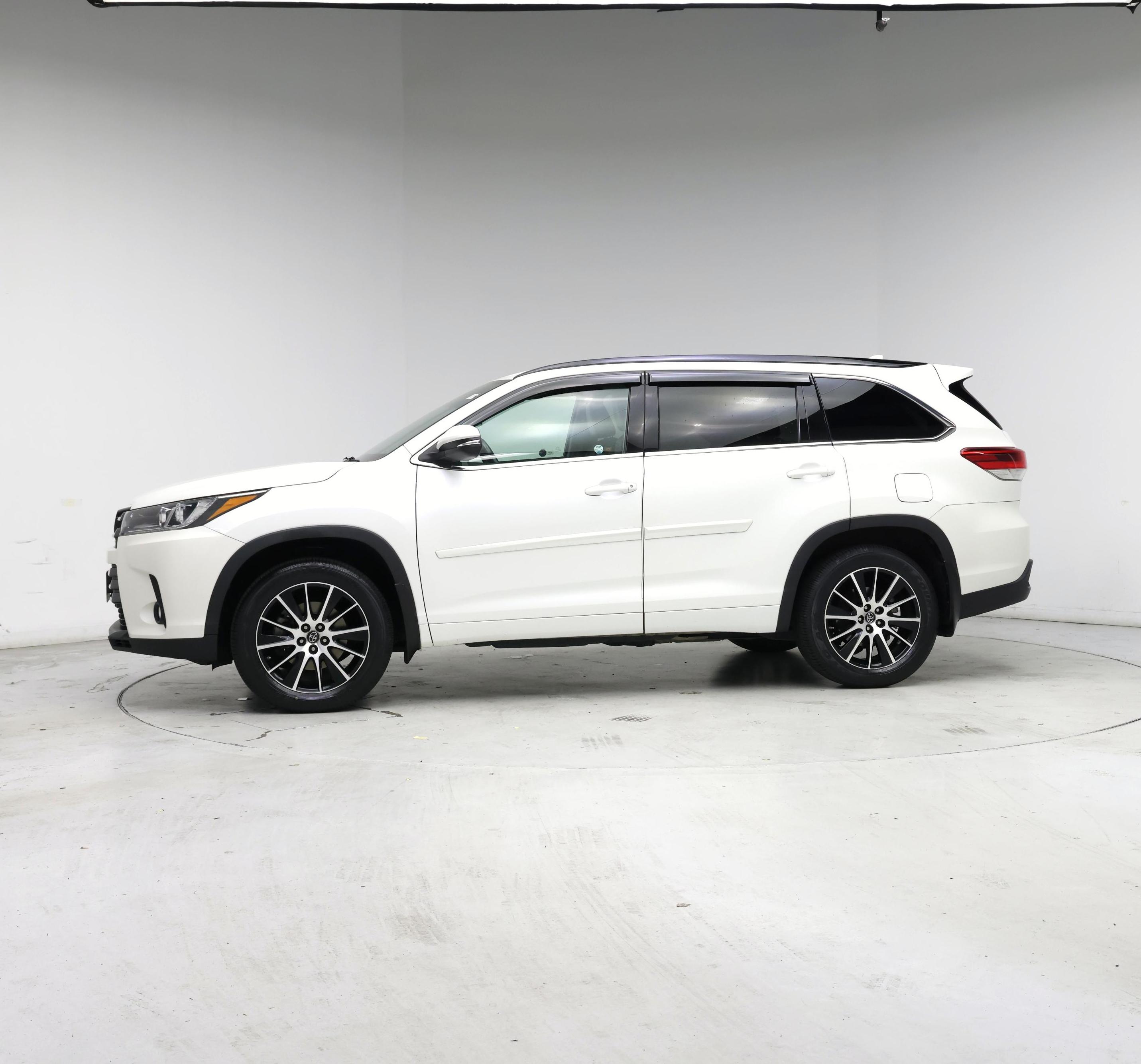 Thumbnail: 2018 Toyota Highlander - 3