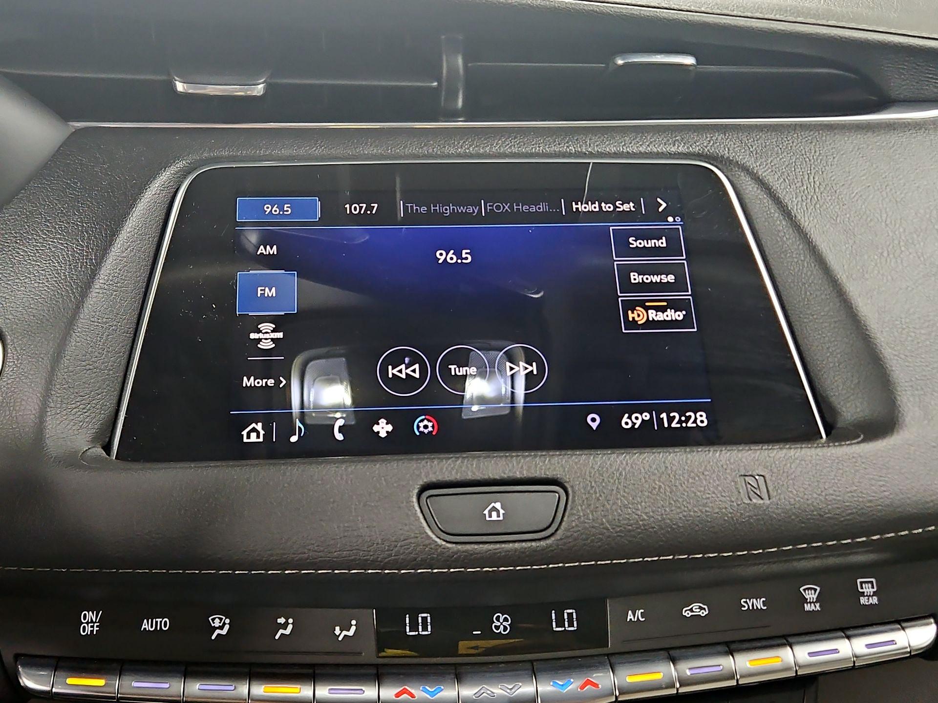 Thumbnail: 2019 Cadillac XT4 - 15