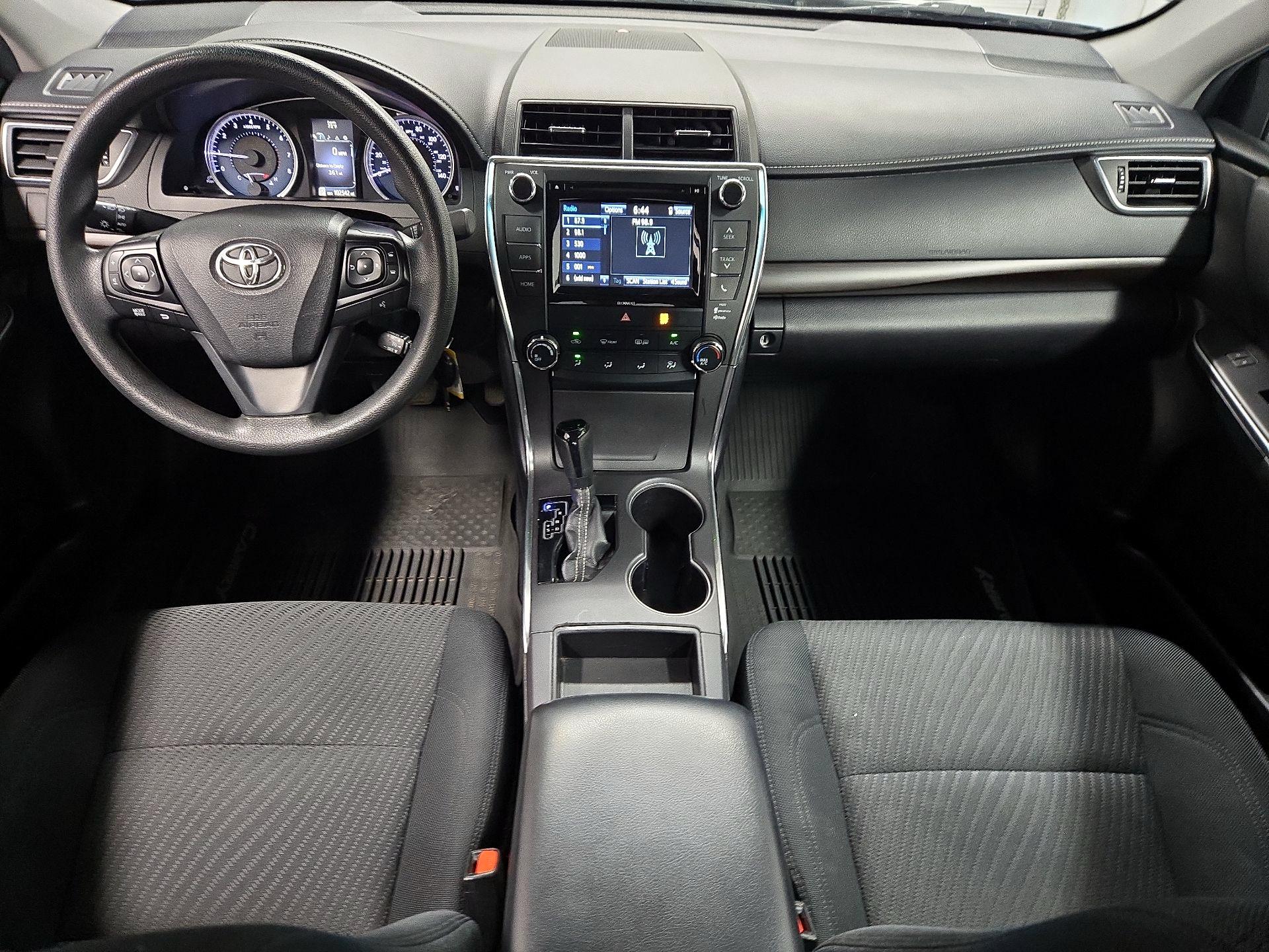 Thumbnail: 2017 Toyota Camry - 9