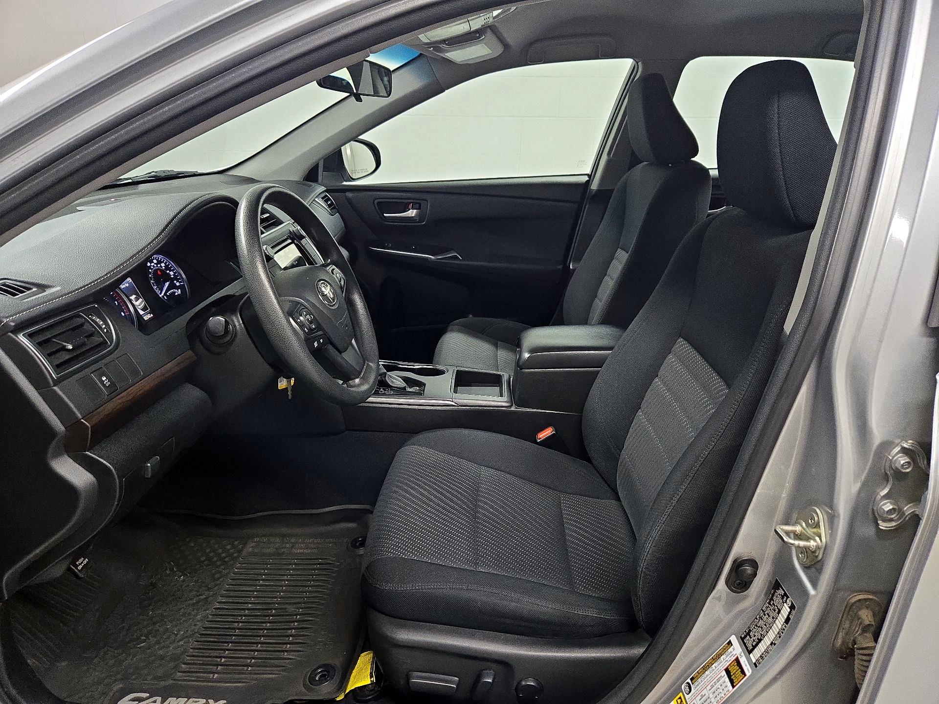 Thumbnail: 2017 Toyota Camry - 11